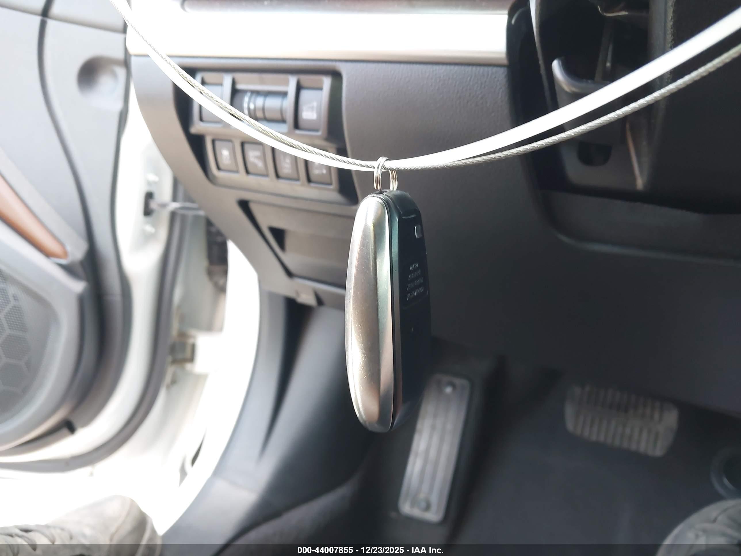 SUBARU OUTBACK image 11