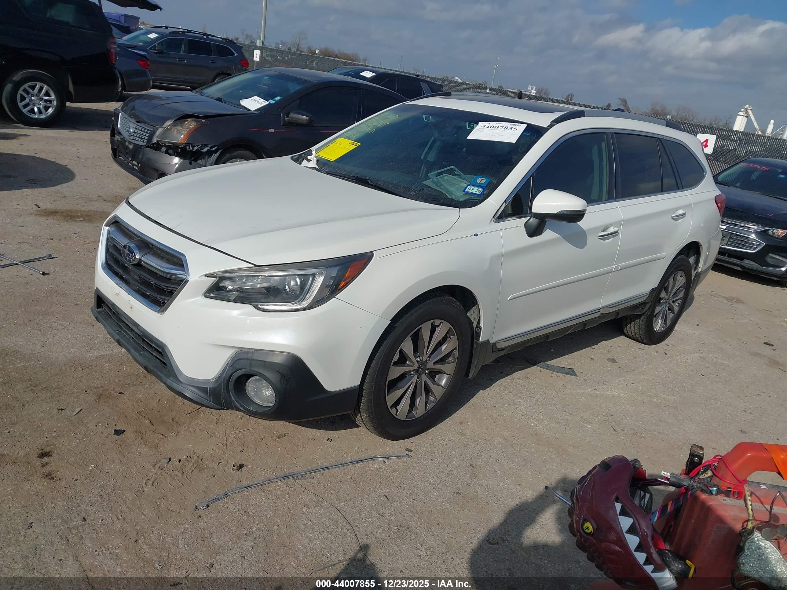 SUBARU OUTBACK image 2
