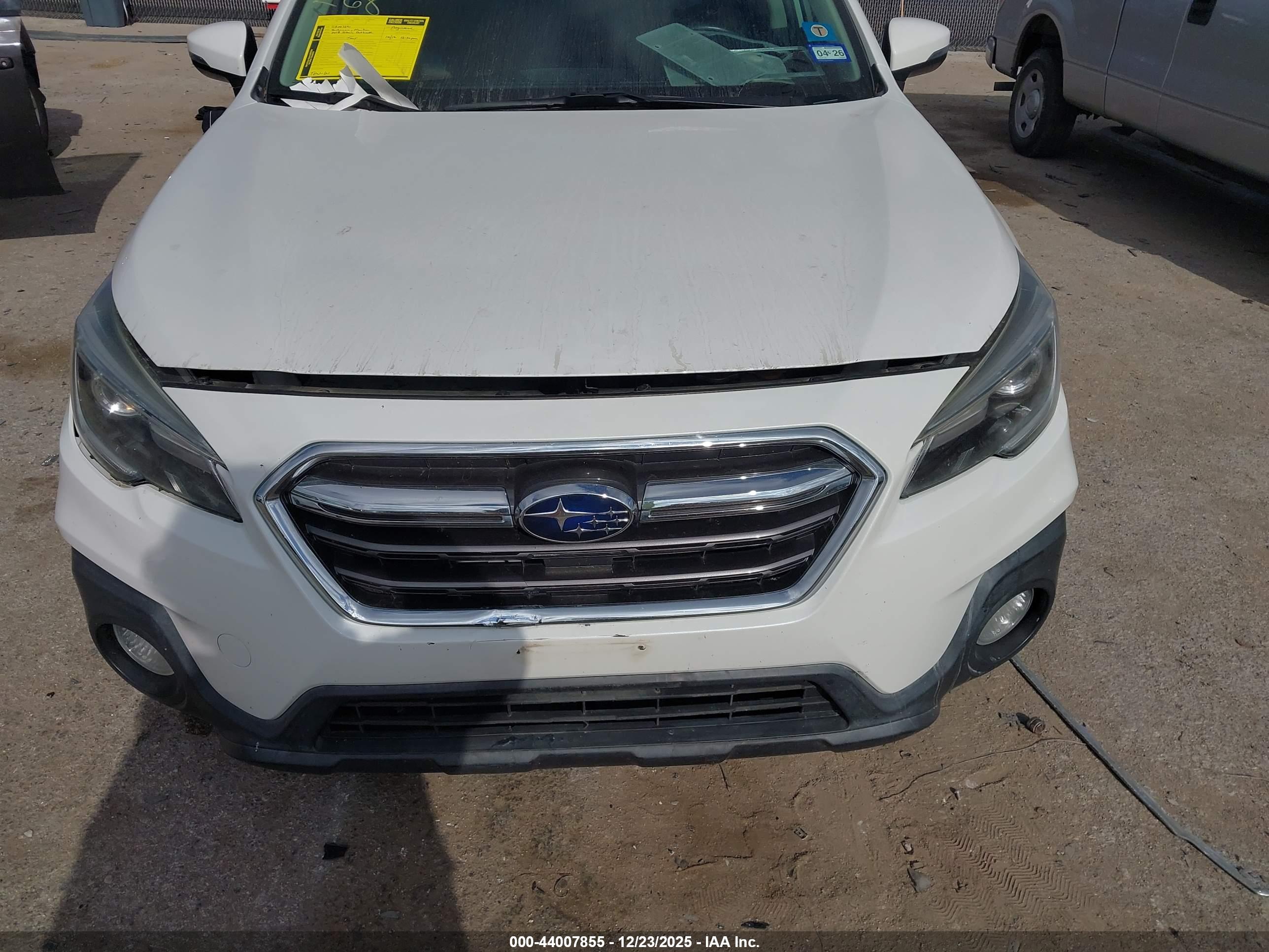 SUBARU OUTBACK image 6