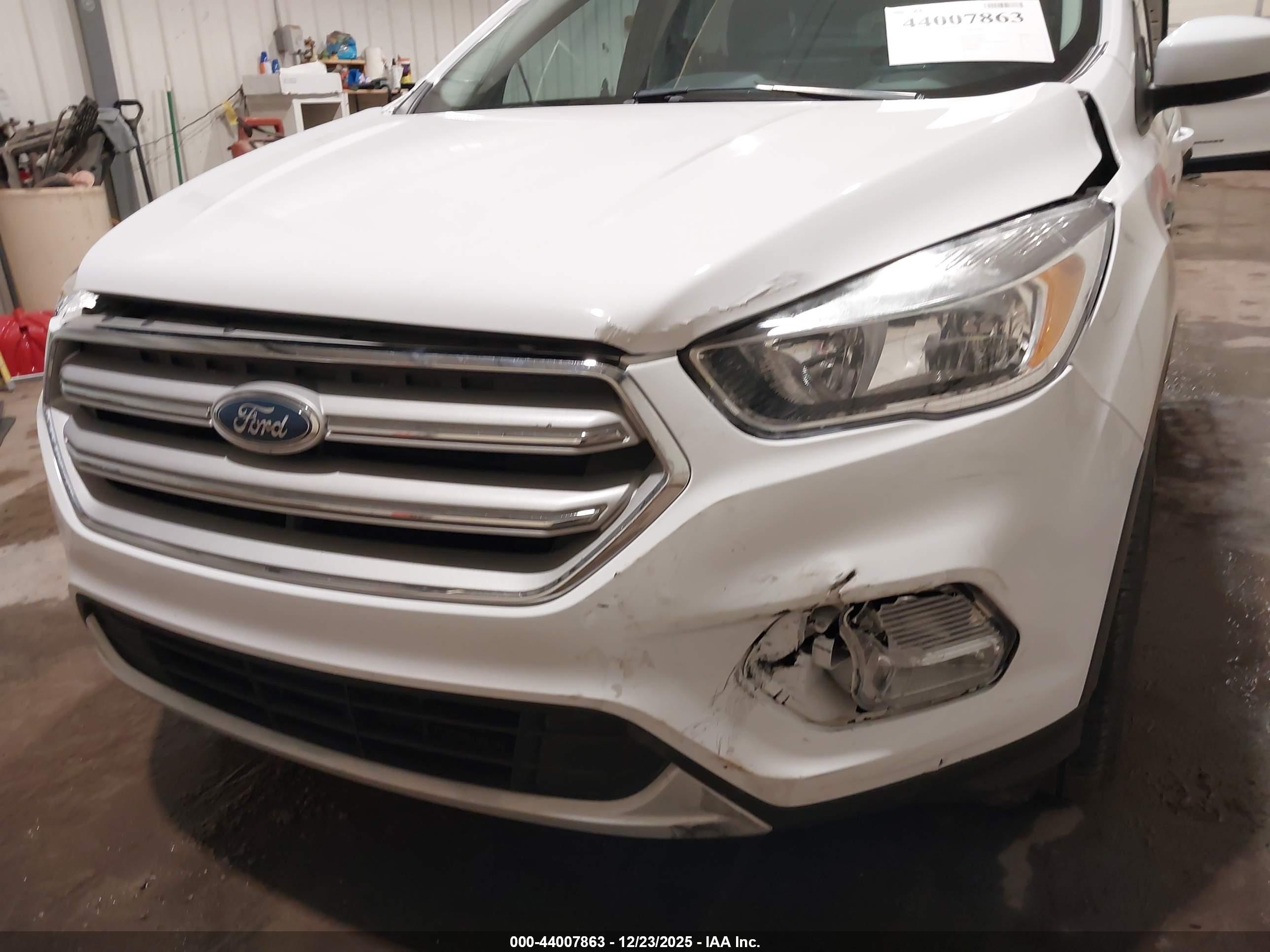 FORD ESCAPE image 6