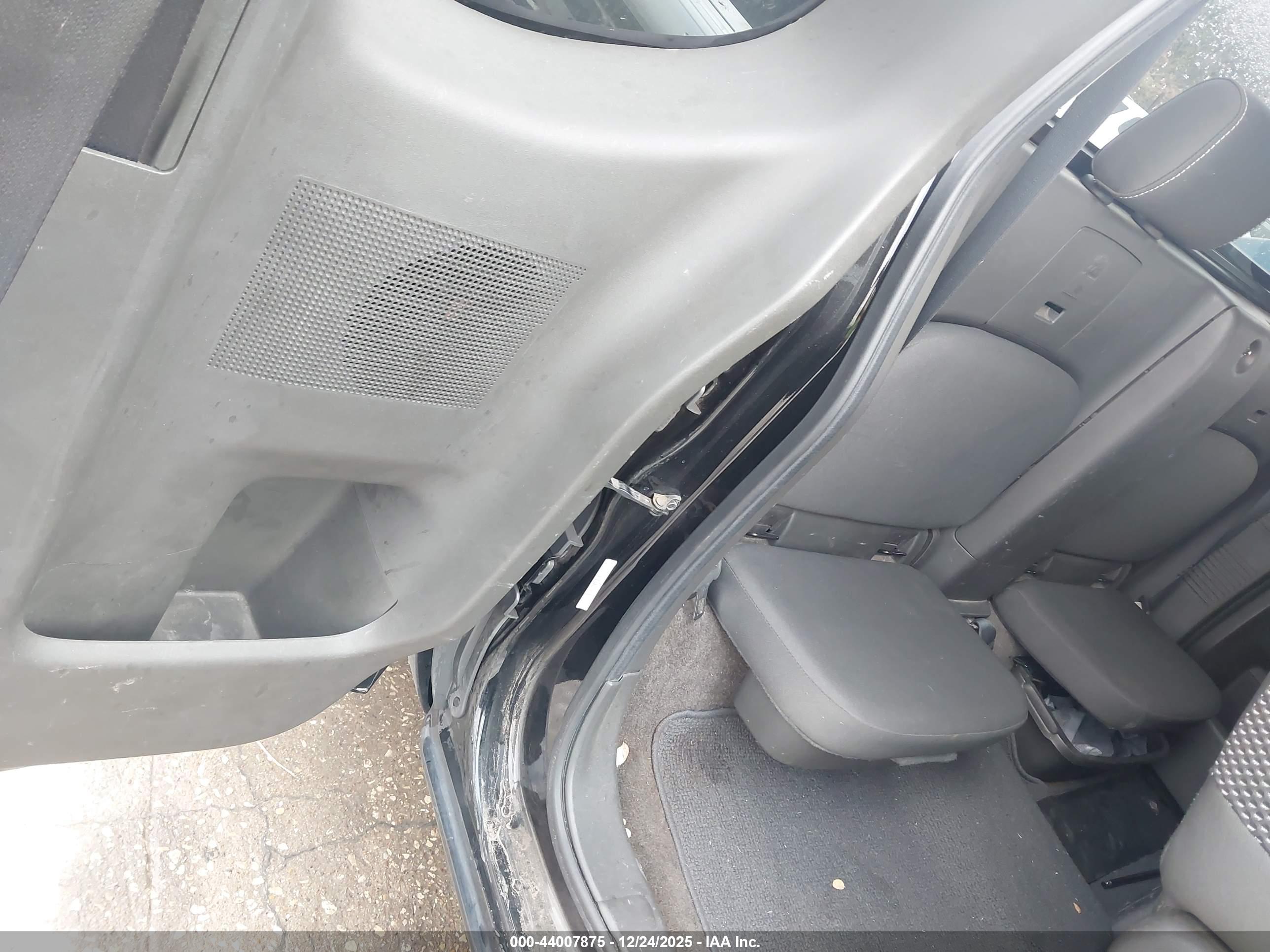 NISSAN FRONTIER image 8