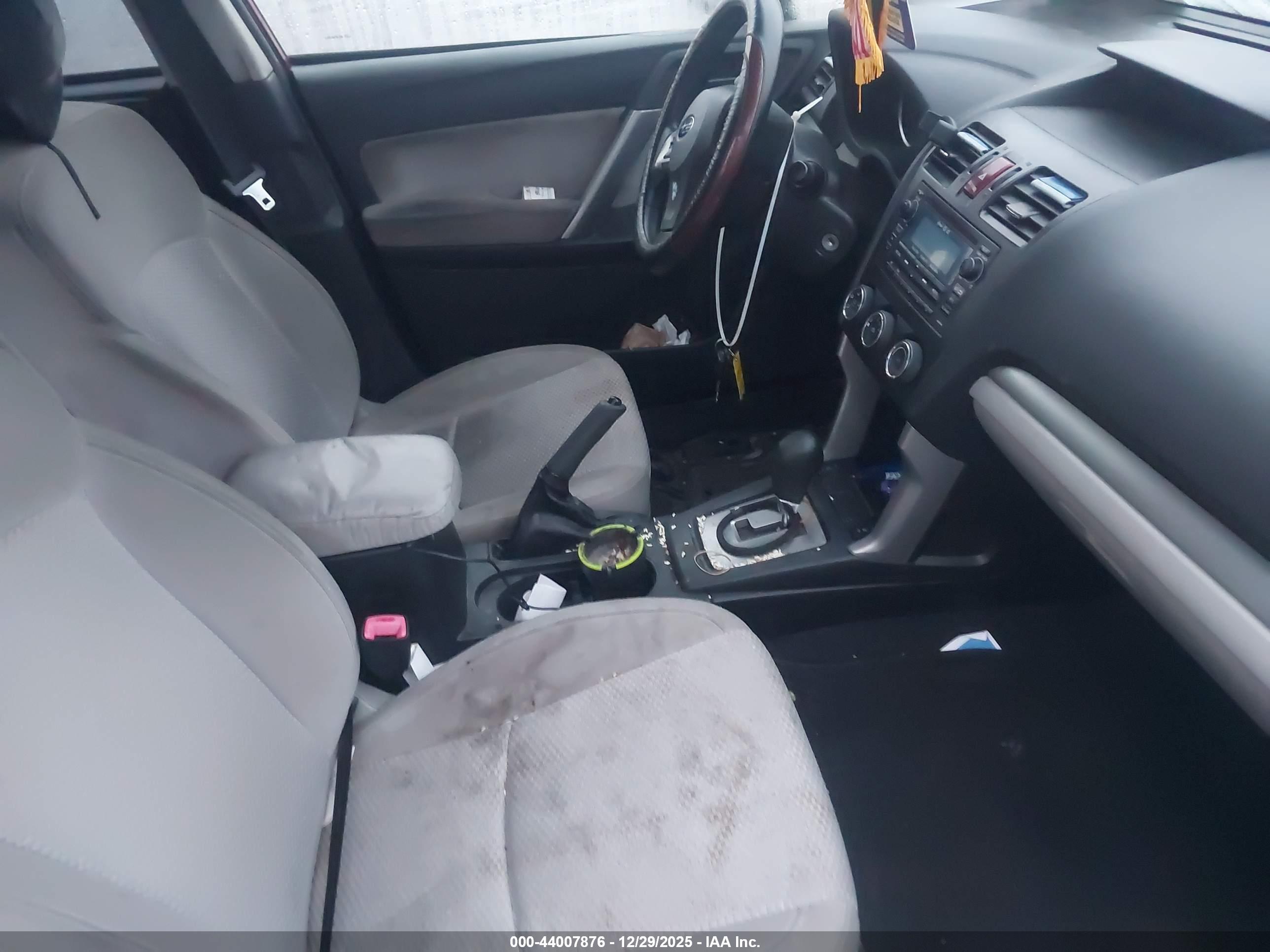 SUBARU FORESTER image 5