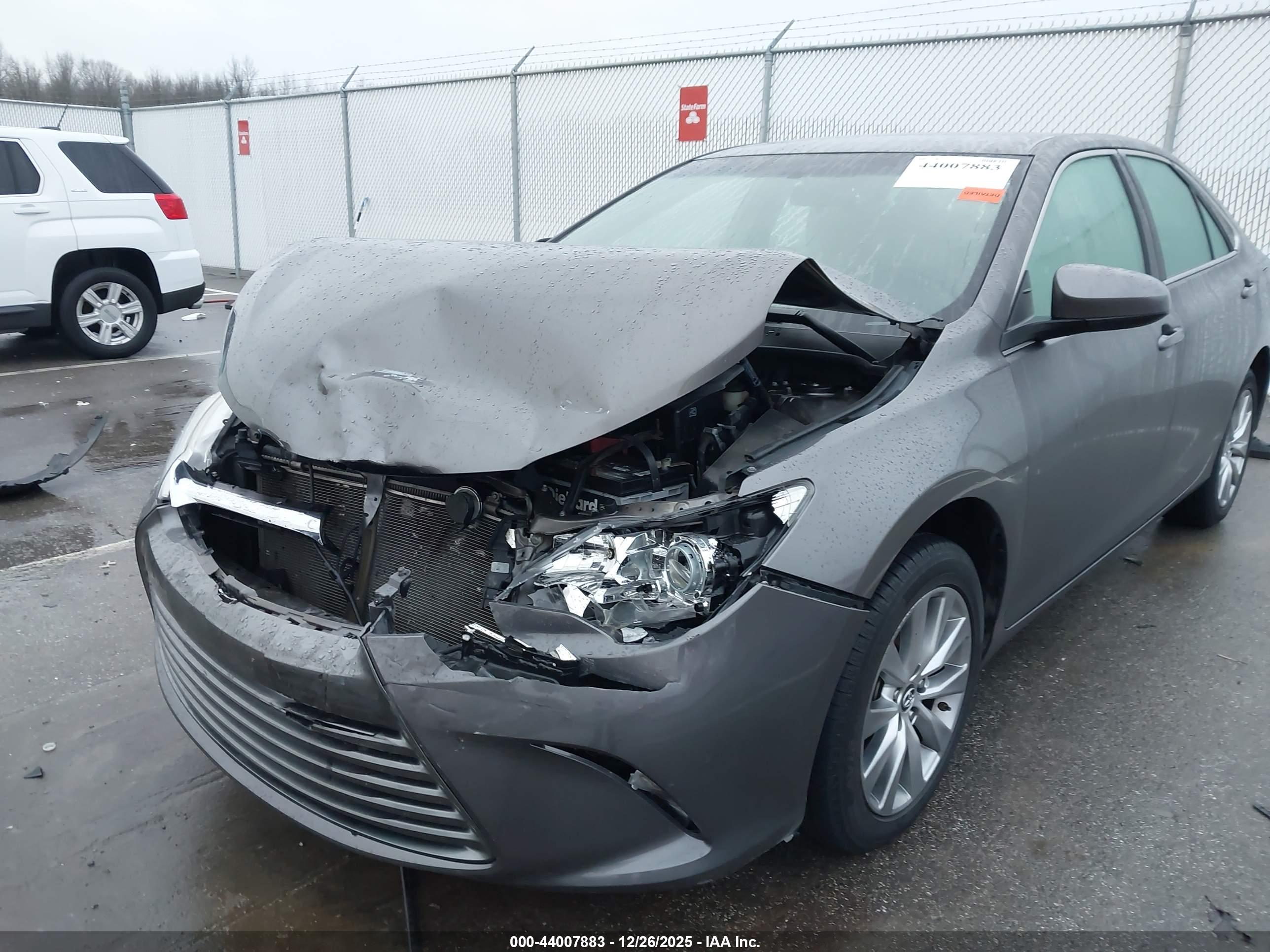 TOYOTA CAMRY image 6