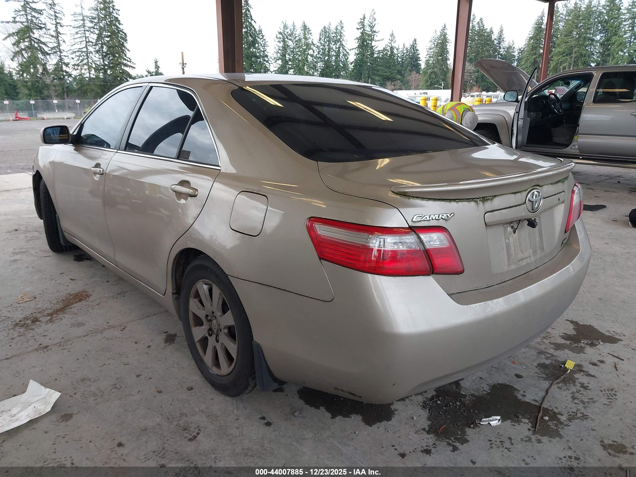 TOYOTA CAMRY image 3