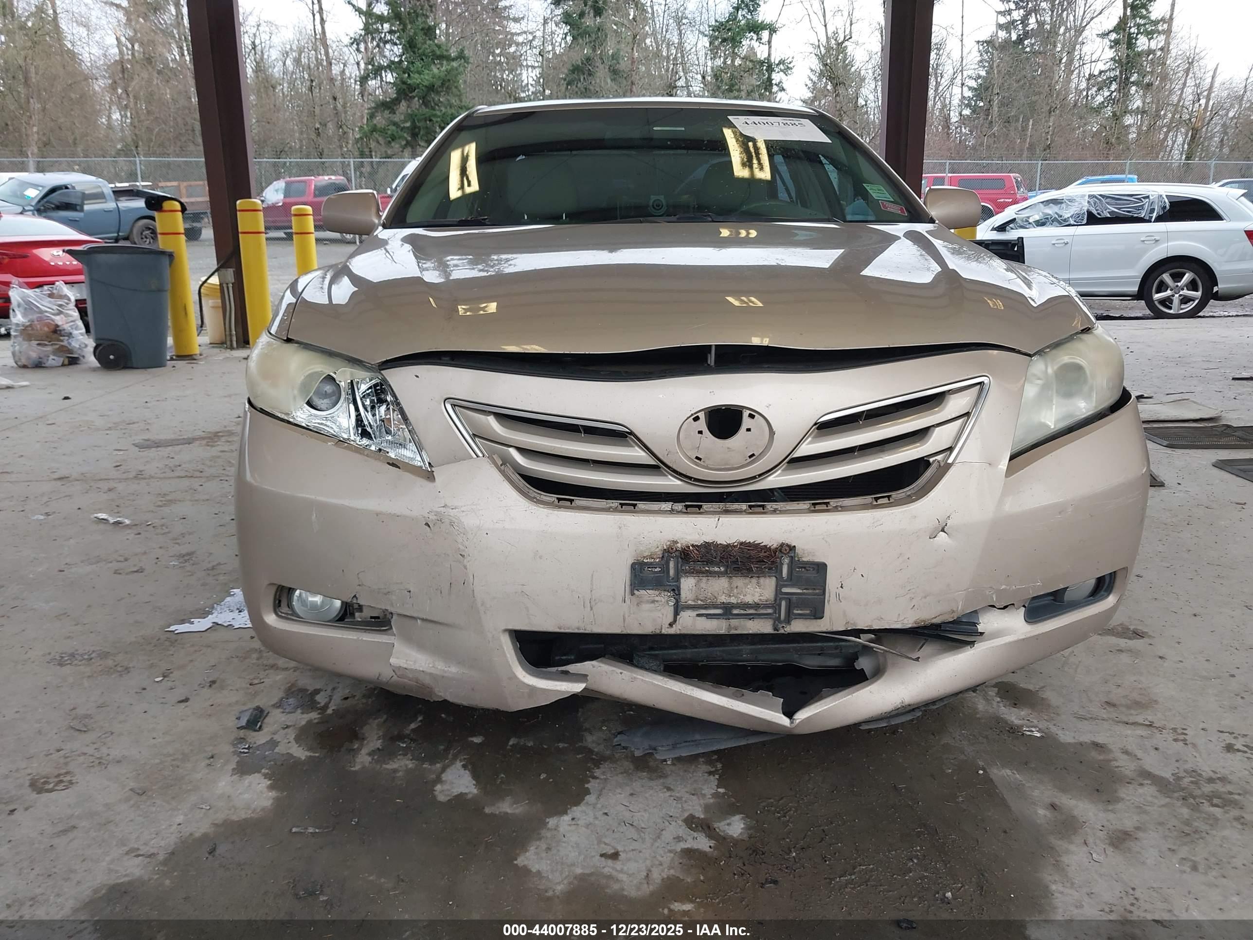 TOYOTA CAMRY image 6