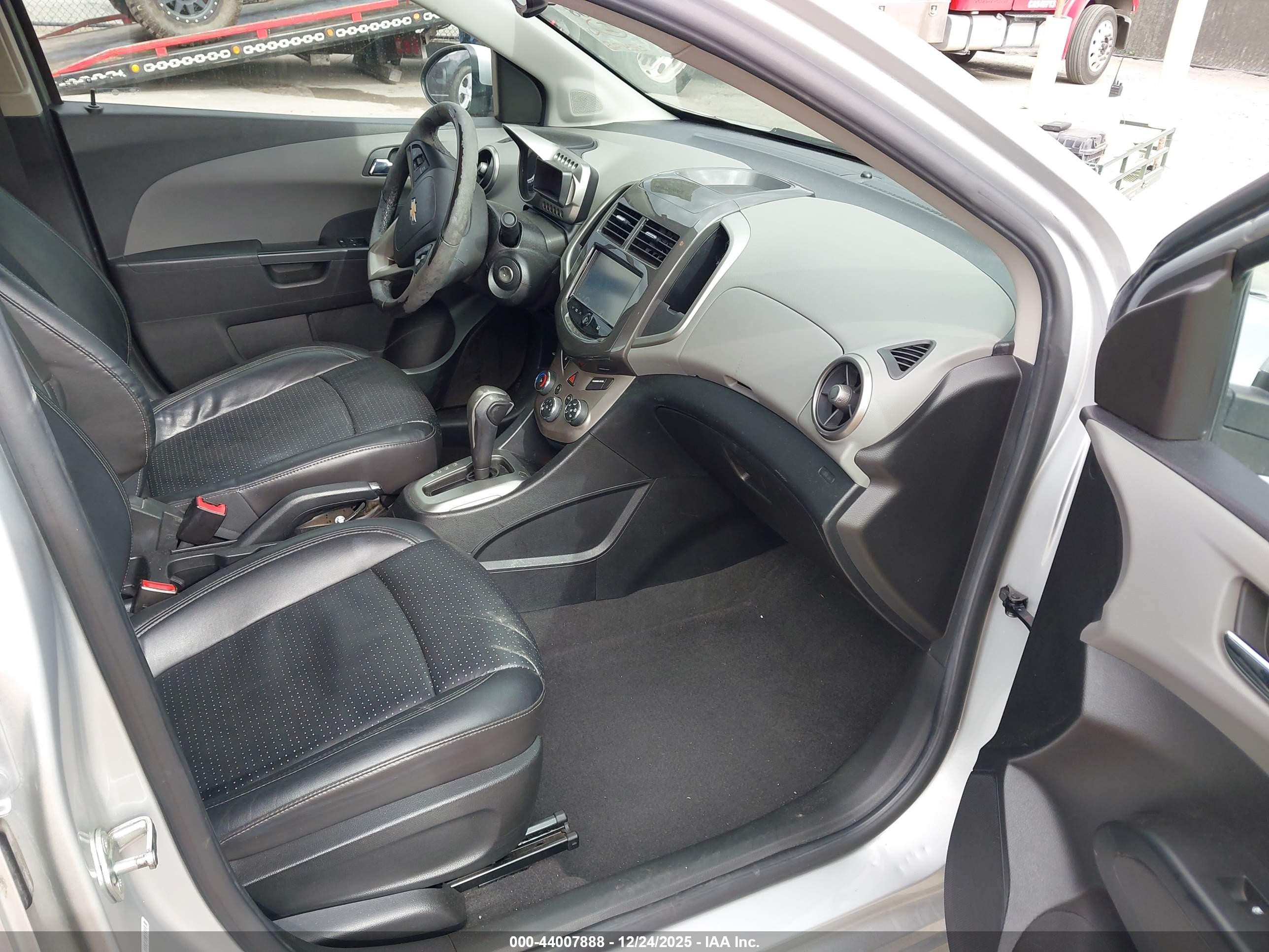CHEVROLET SONIC image 5