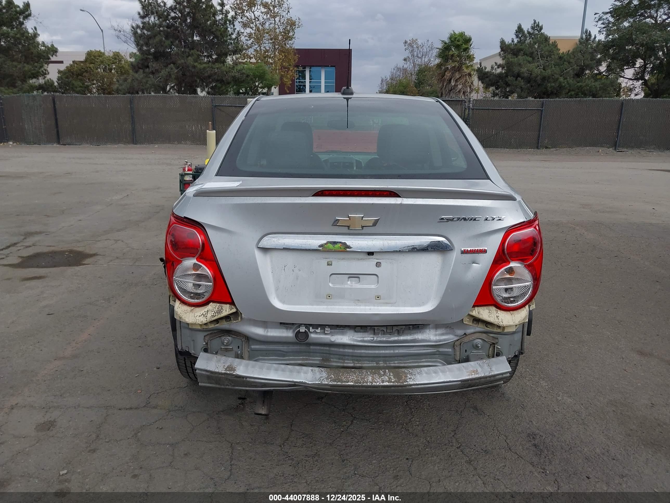CHEVROLET SONIC image 6