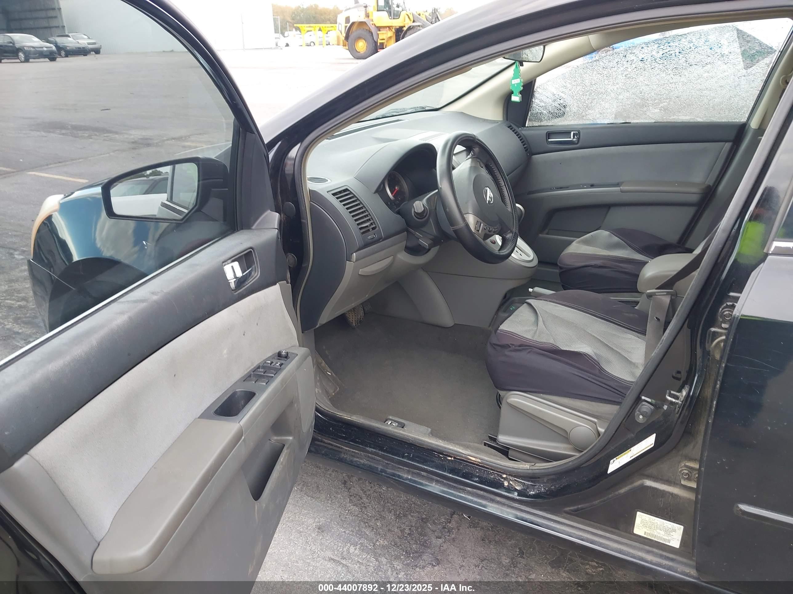 NISSAN SENTRA image 5