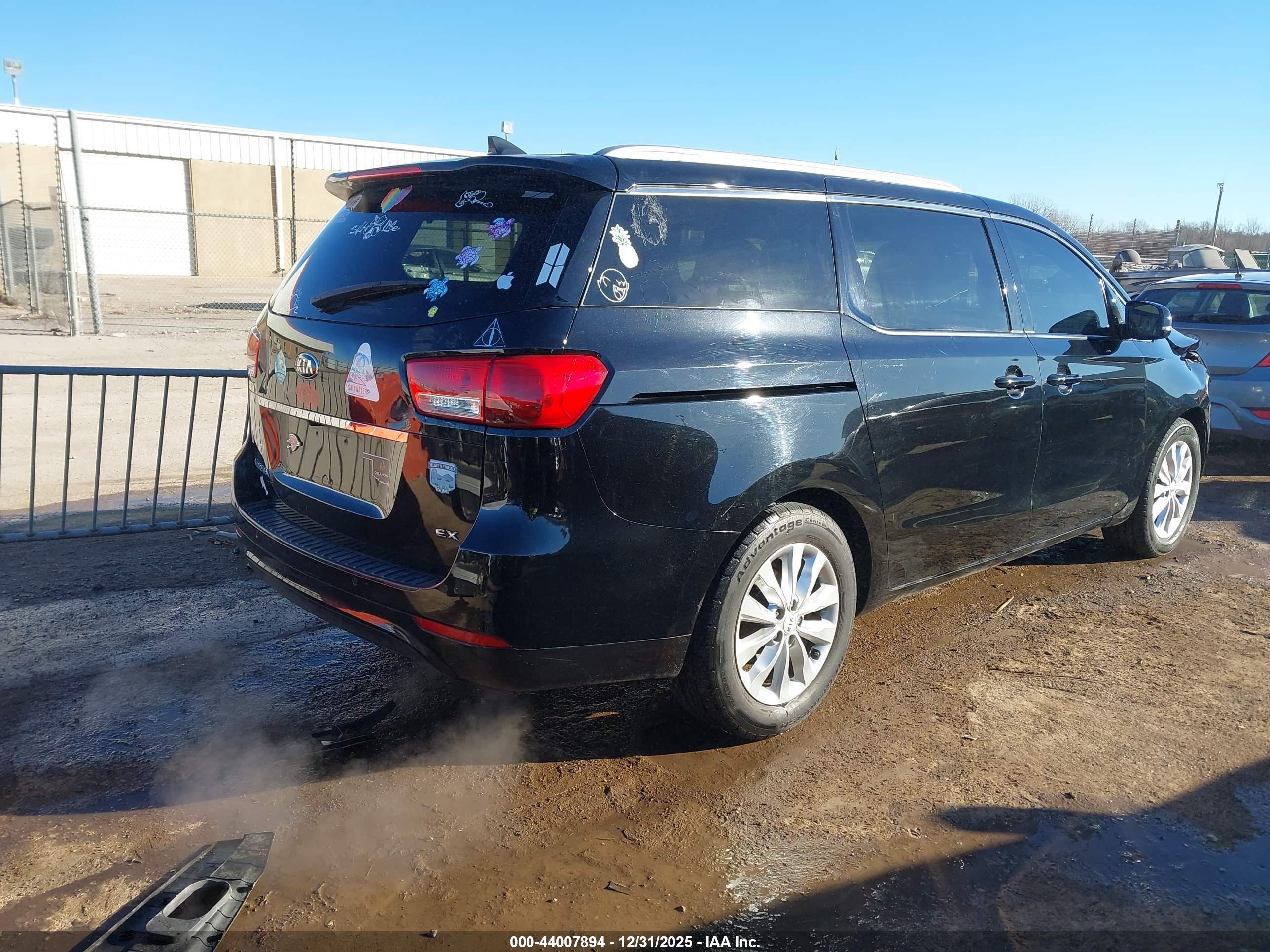KIA SEDONA image 4