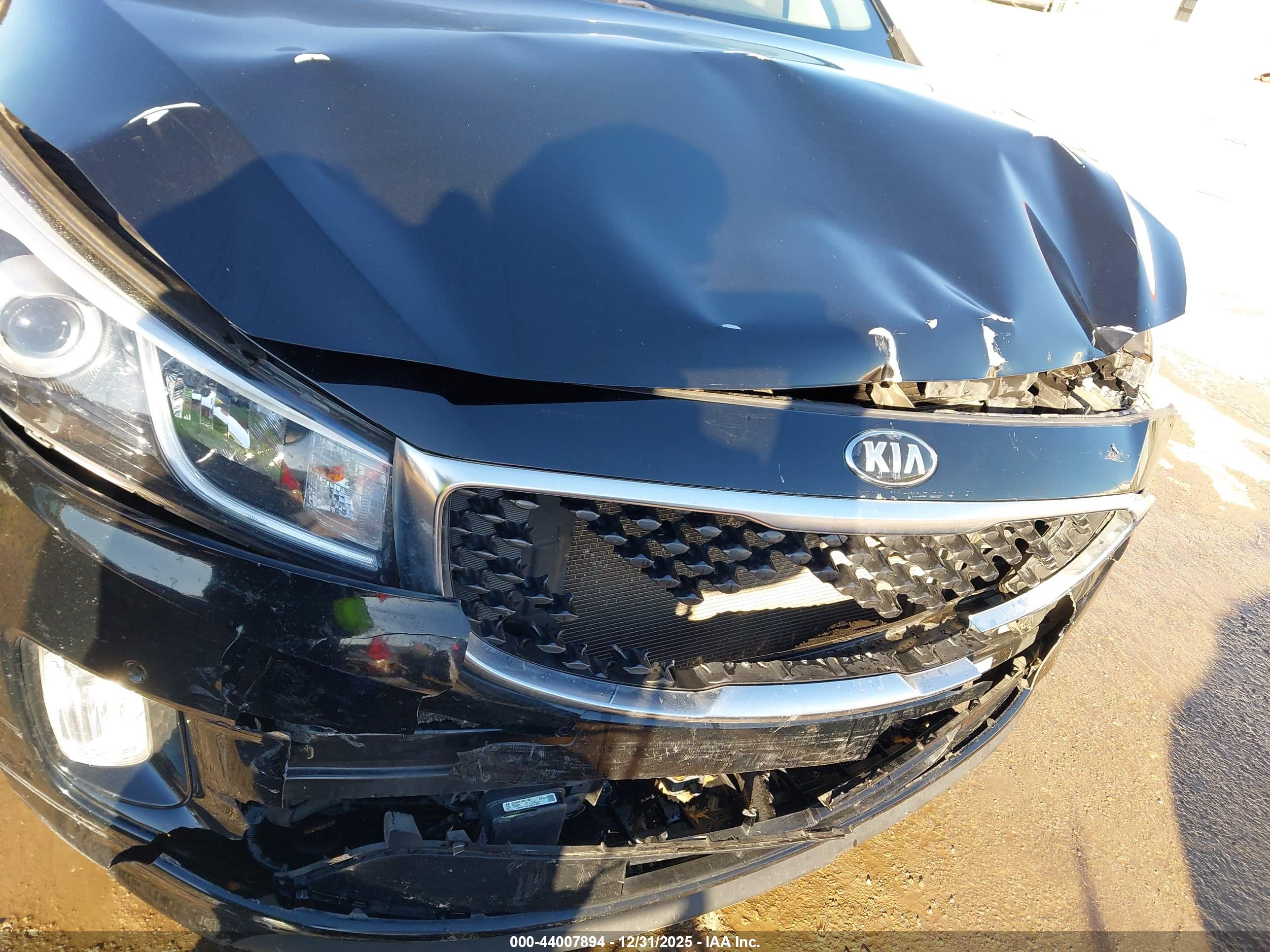 KIA SEDONA image 6