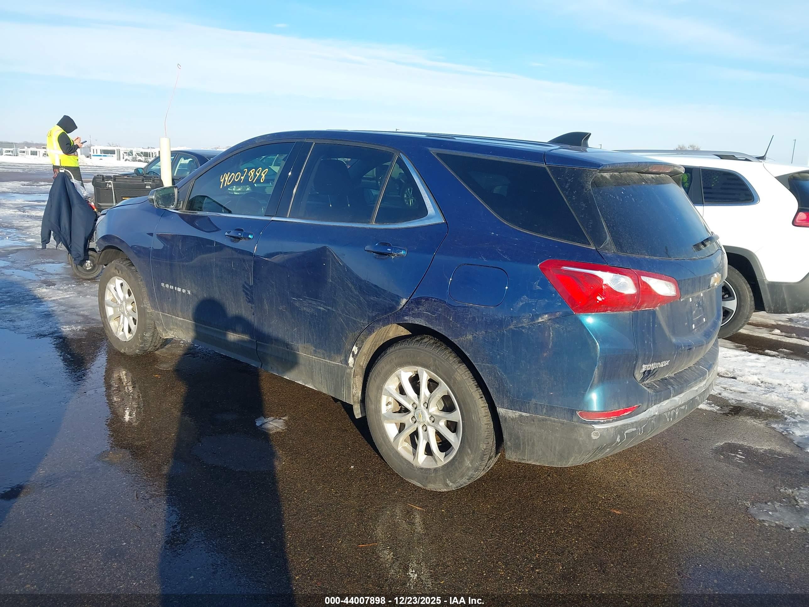 CHEVROLET EQUINOX image 3