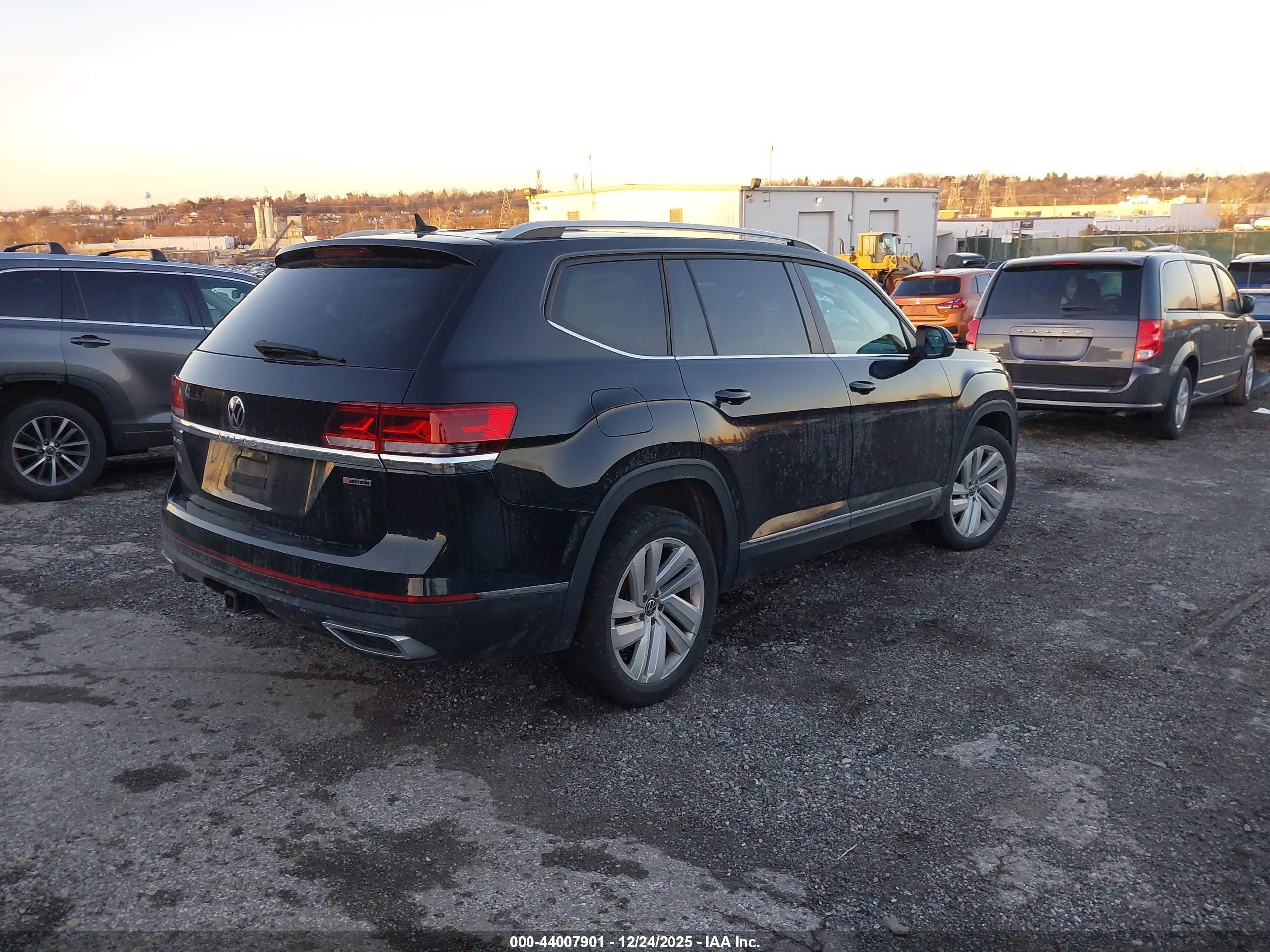 VOLKSWAGEN ATLAS image 4