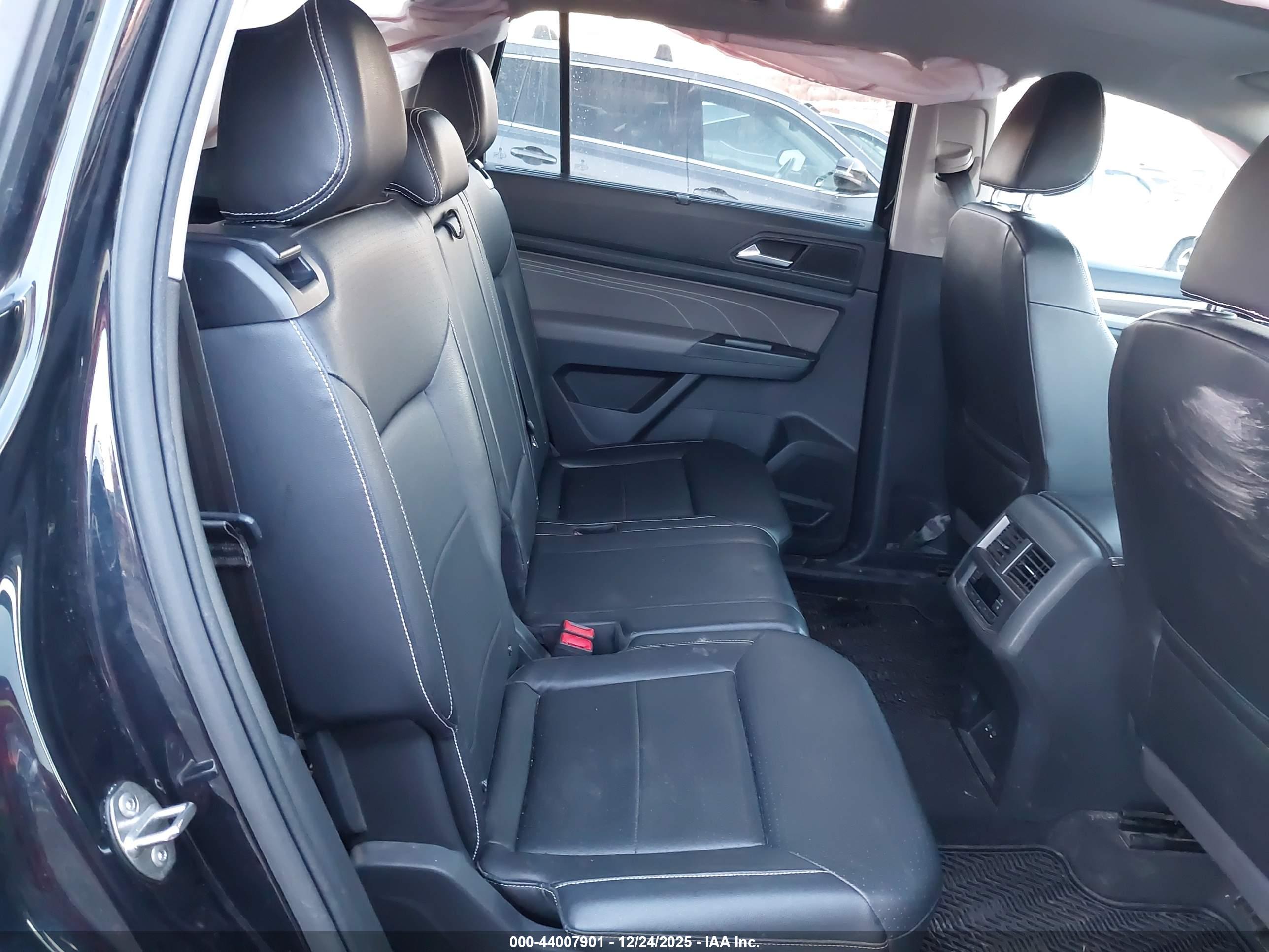 VOLKSWAGEN ATLAS image 8