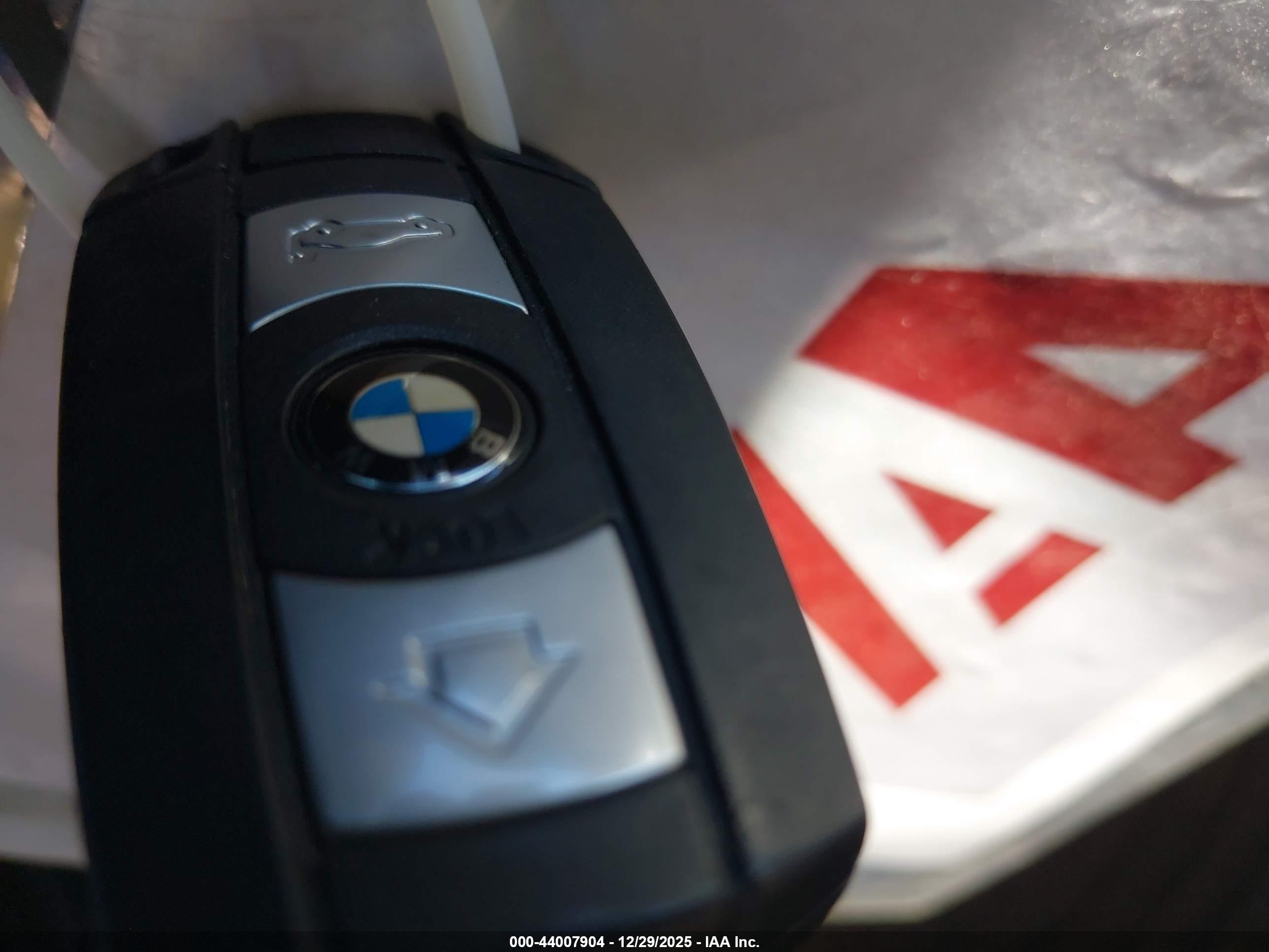 BMW 550I image 11