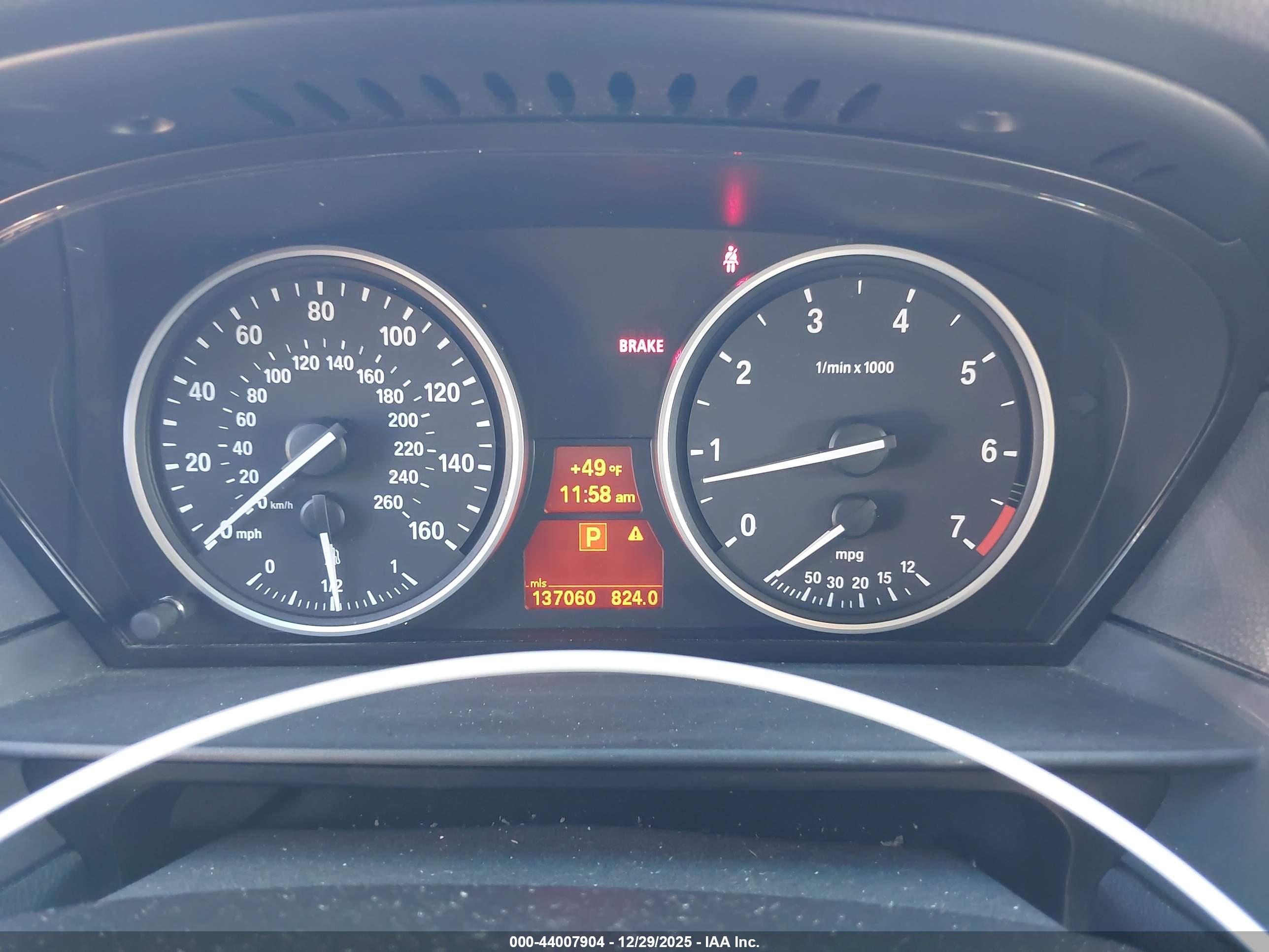 BMW 550I image 7