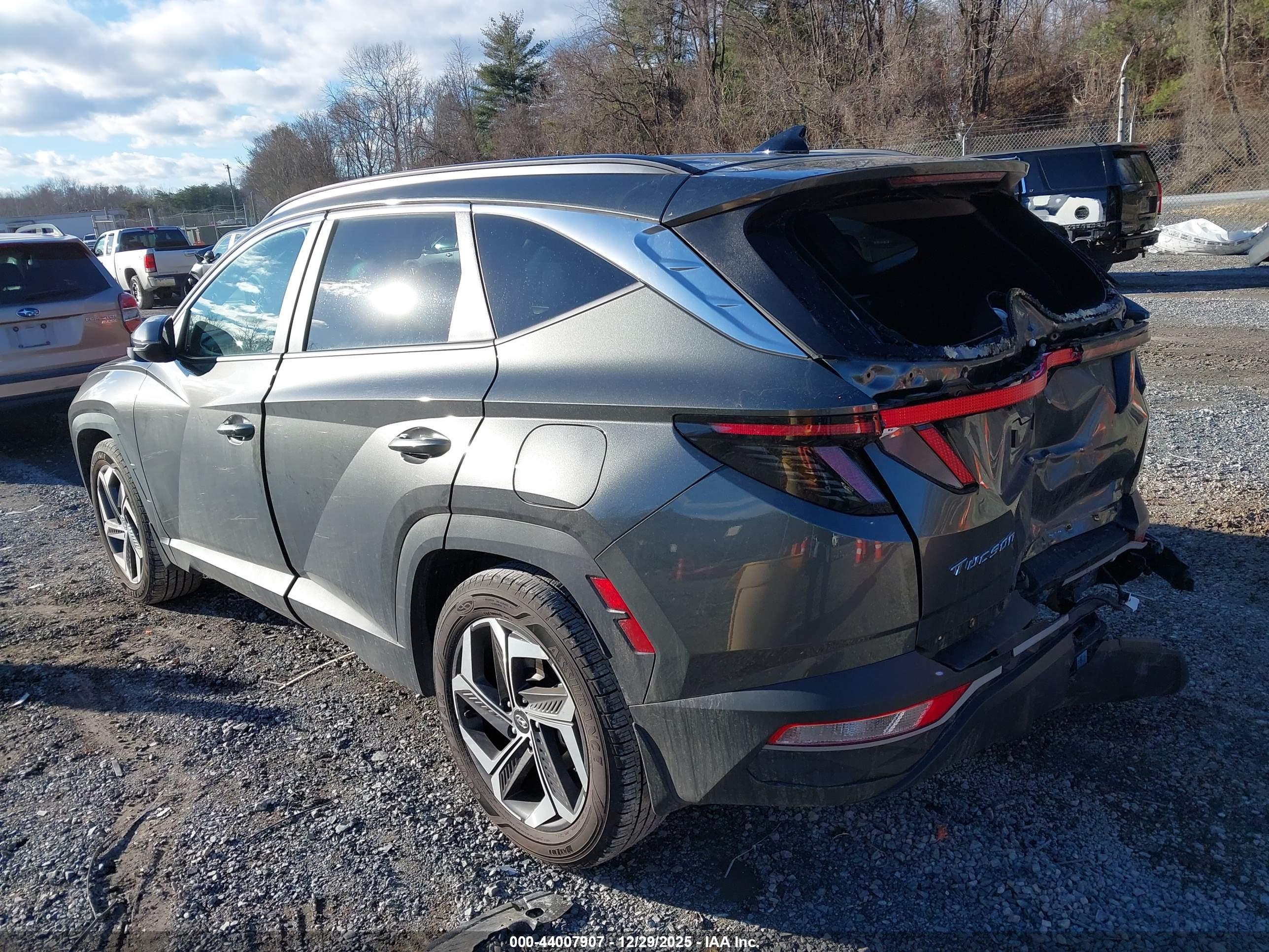 HYUNDAI TUCSON image 3