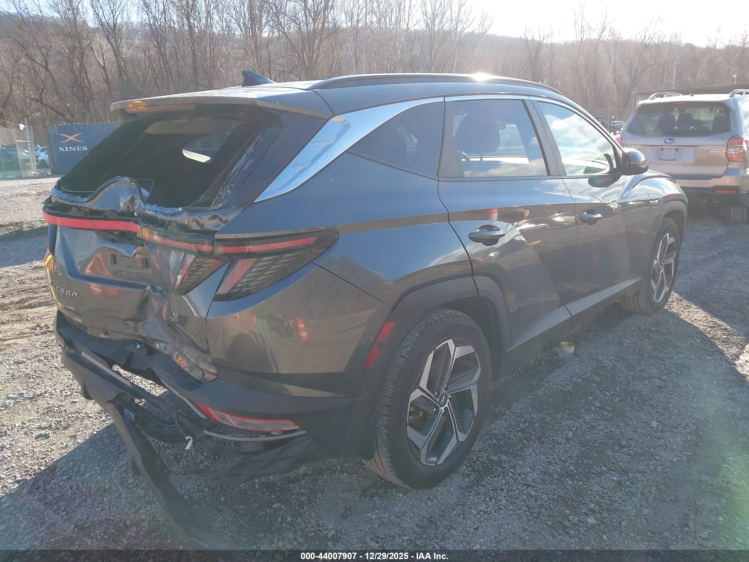 HYUNDAI TUCSON image 4