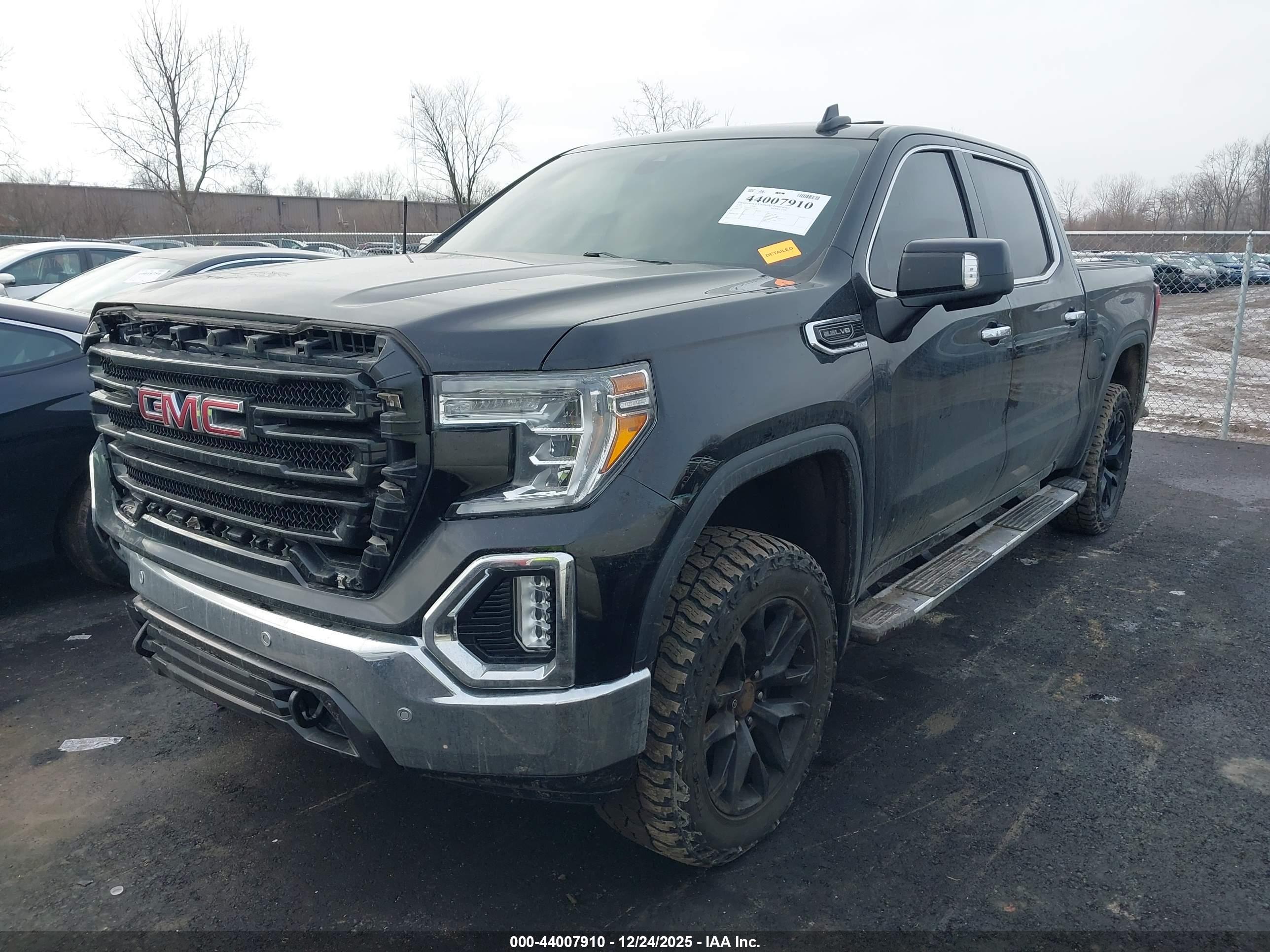 GMC SIERRA image 2