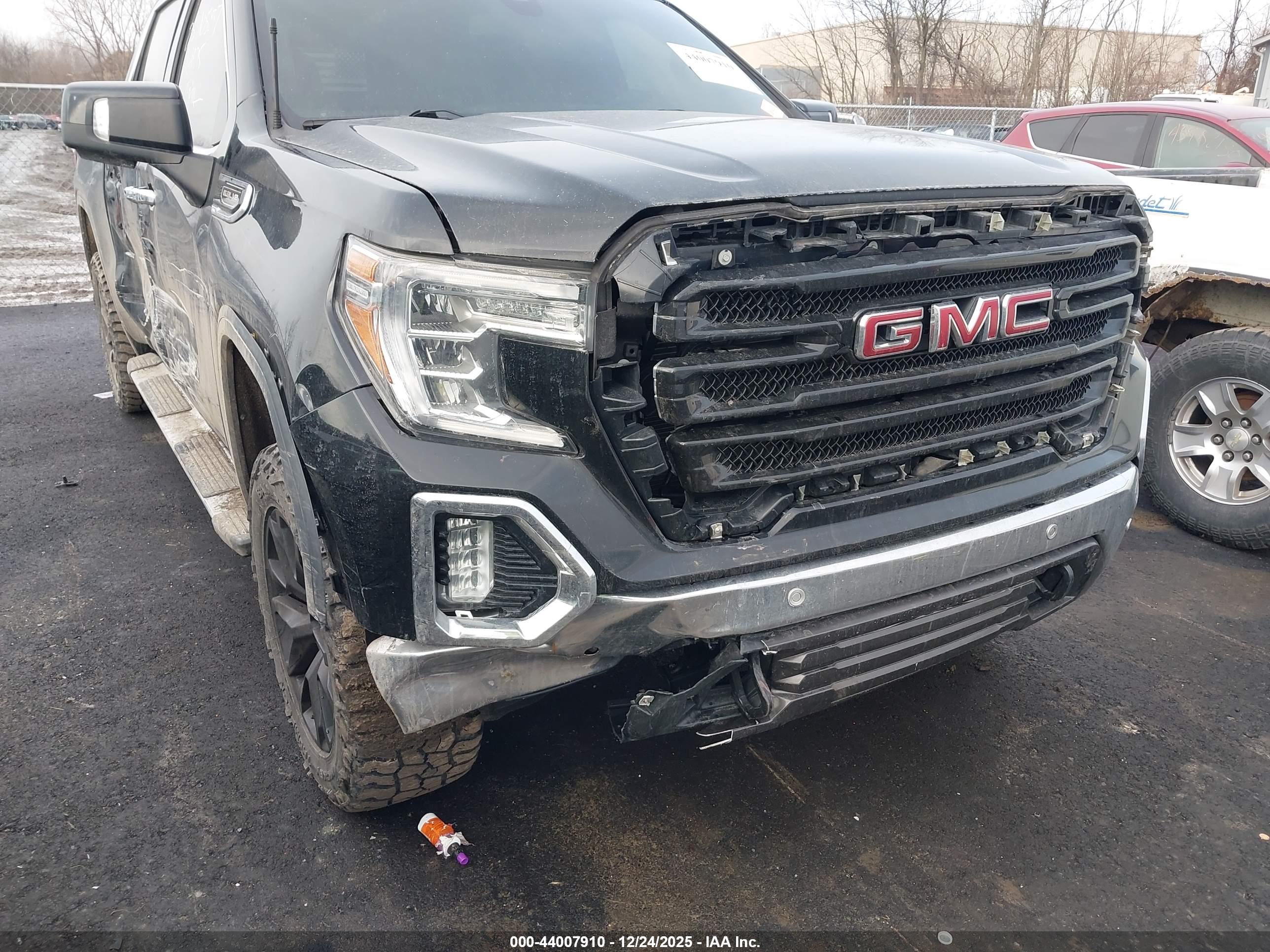 GMC SIERRA image 6