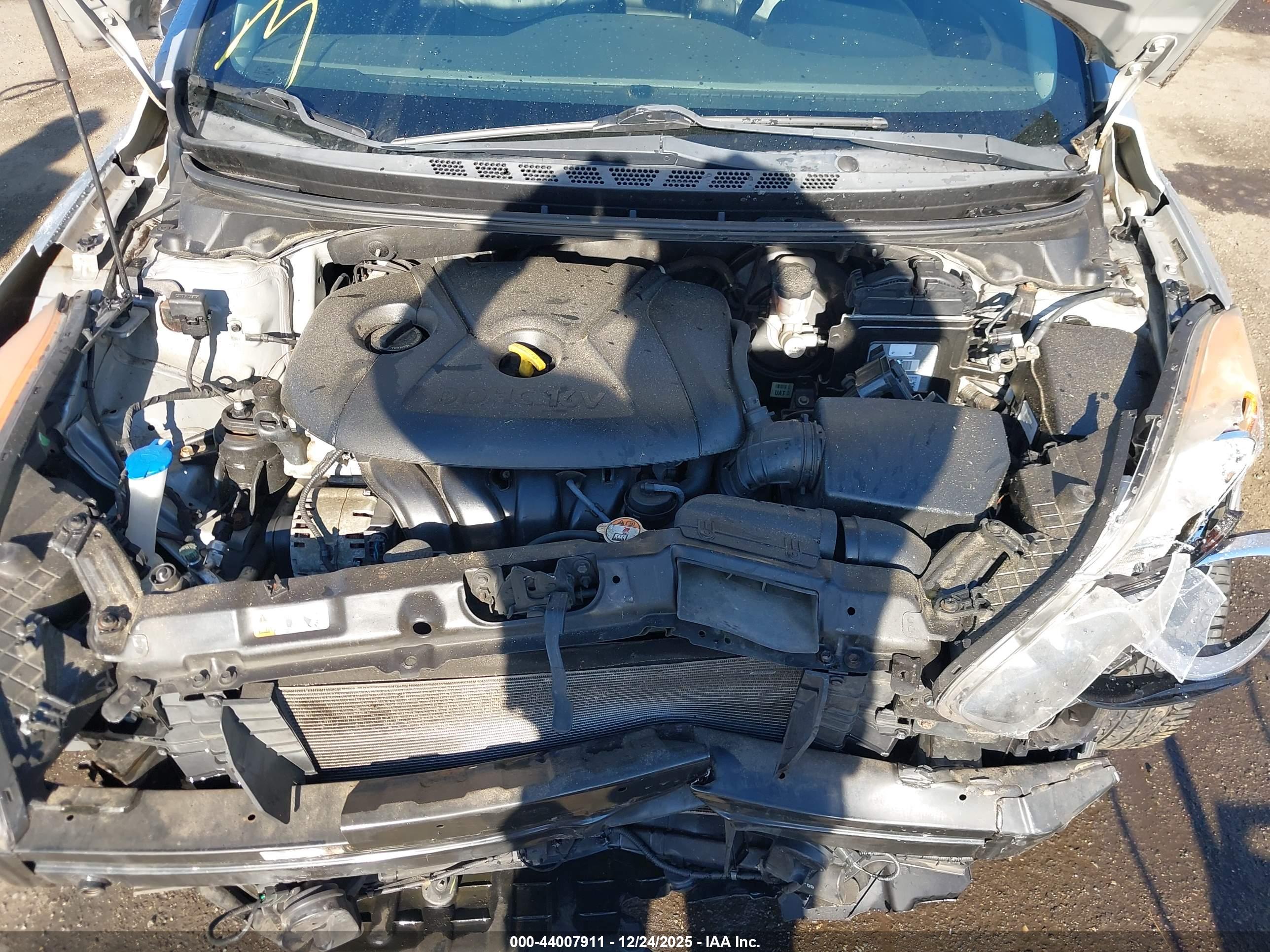 HYUNDAI ELANTRA image 10