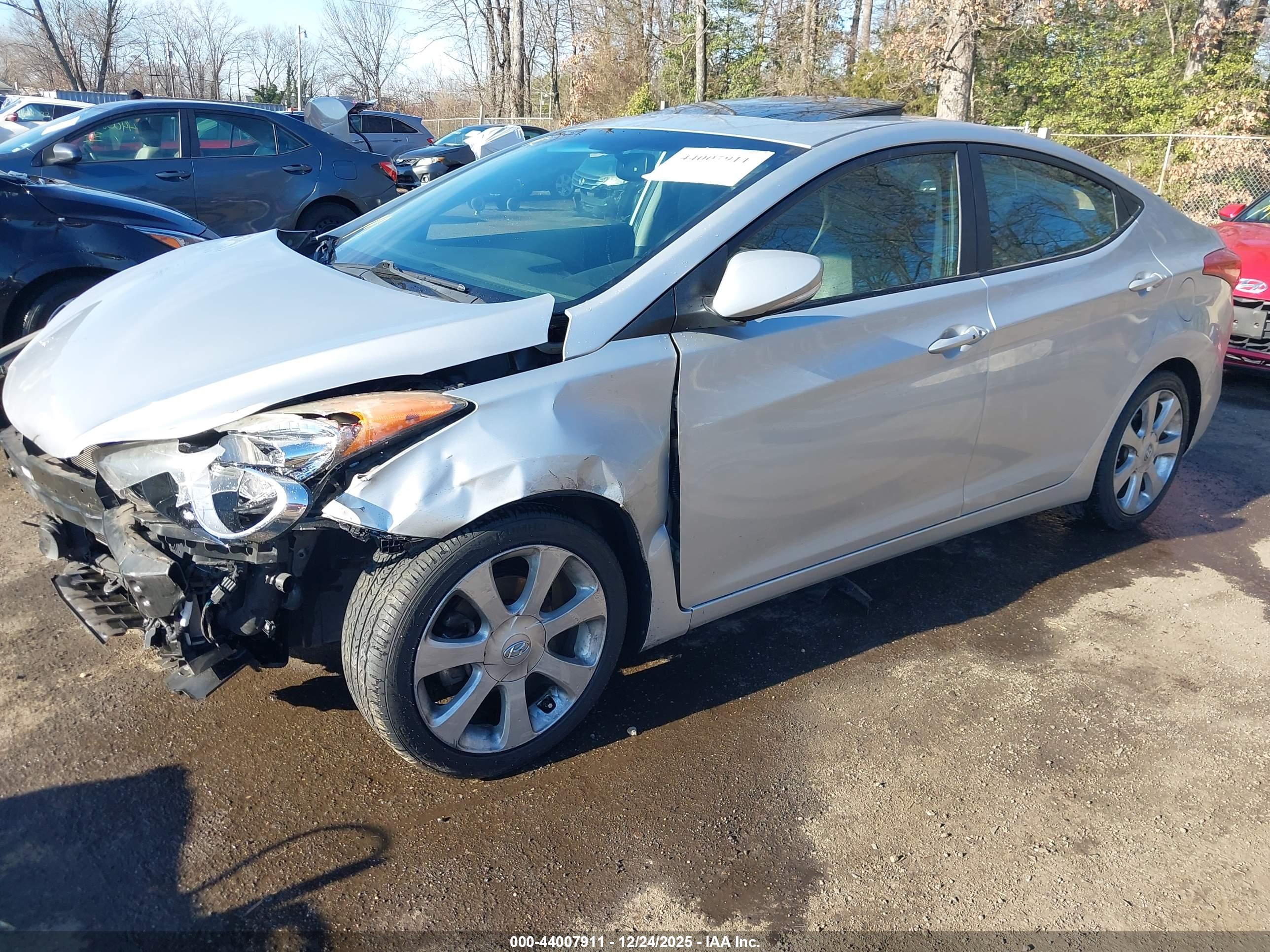 HYUNDAI ELANTRA image 2