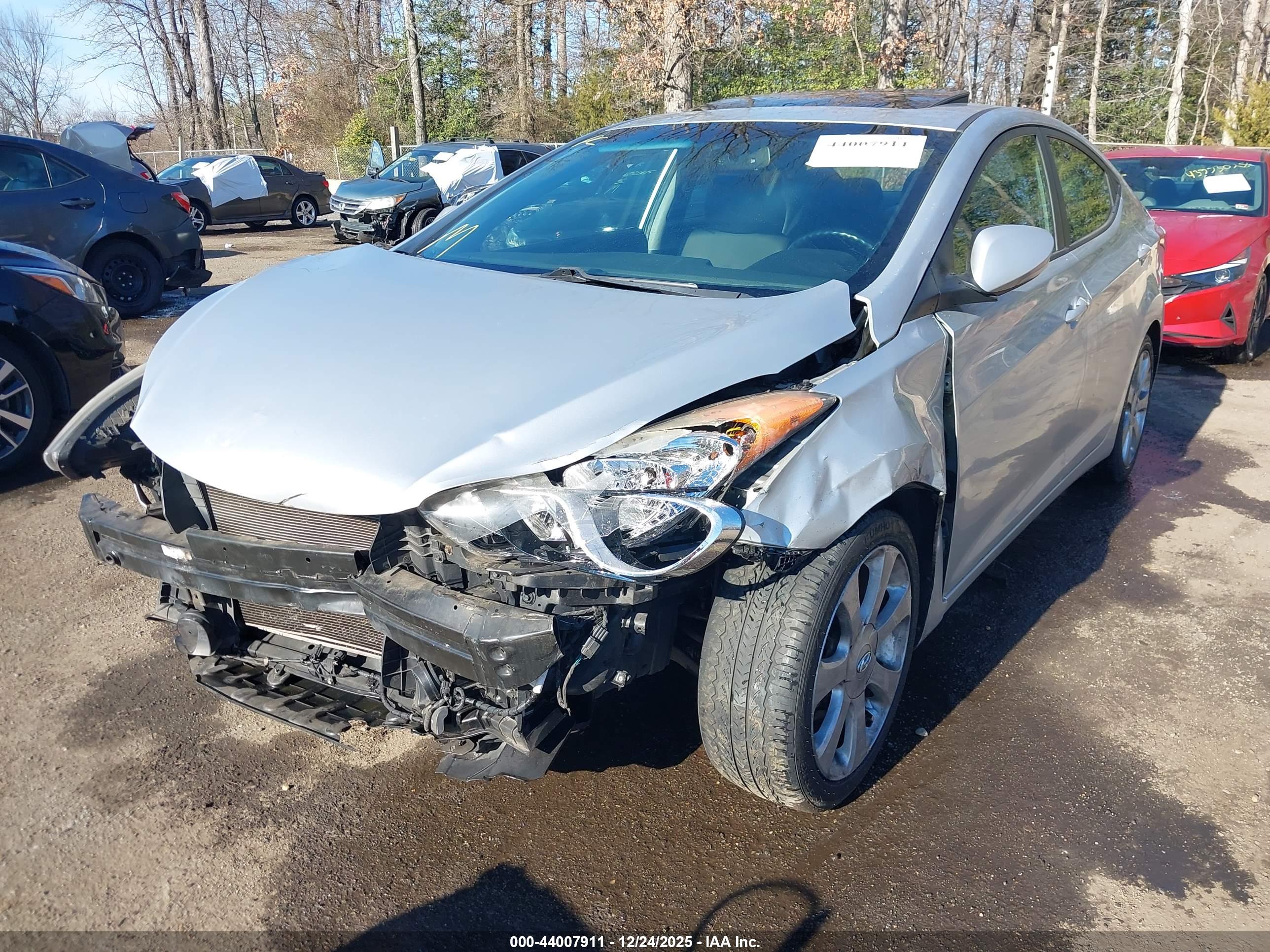 HYUNDAI ELANTRA image 6