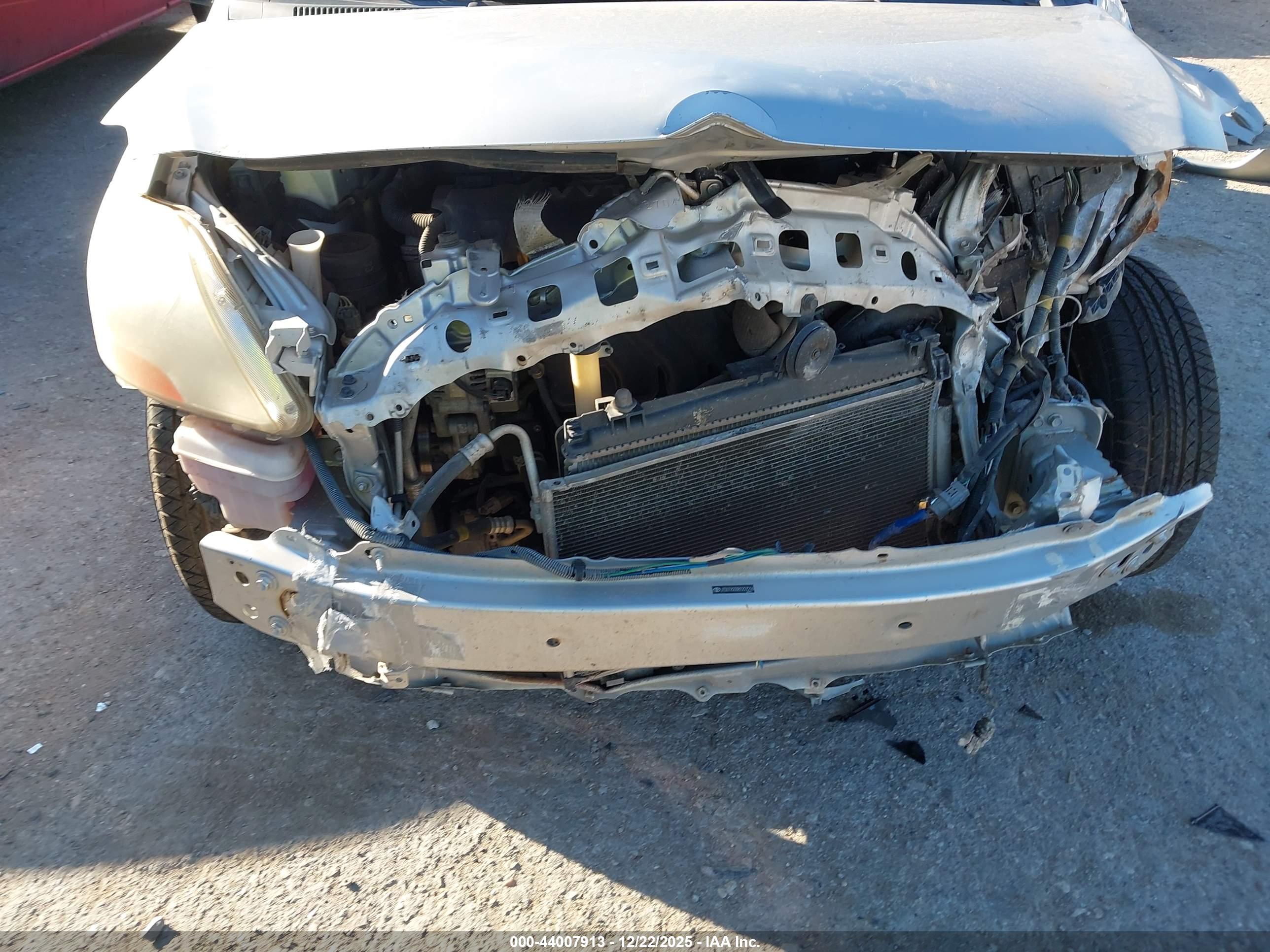 TOYOTA YARIS image 6