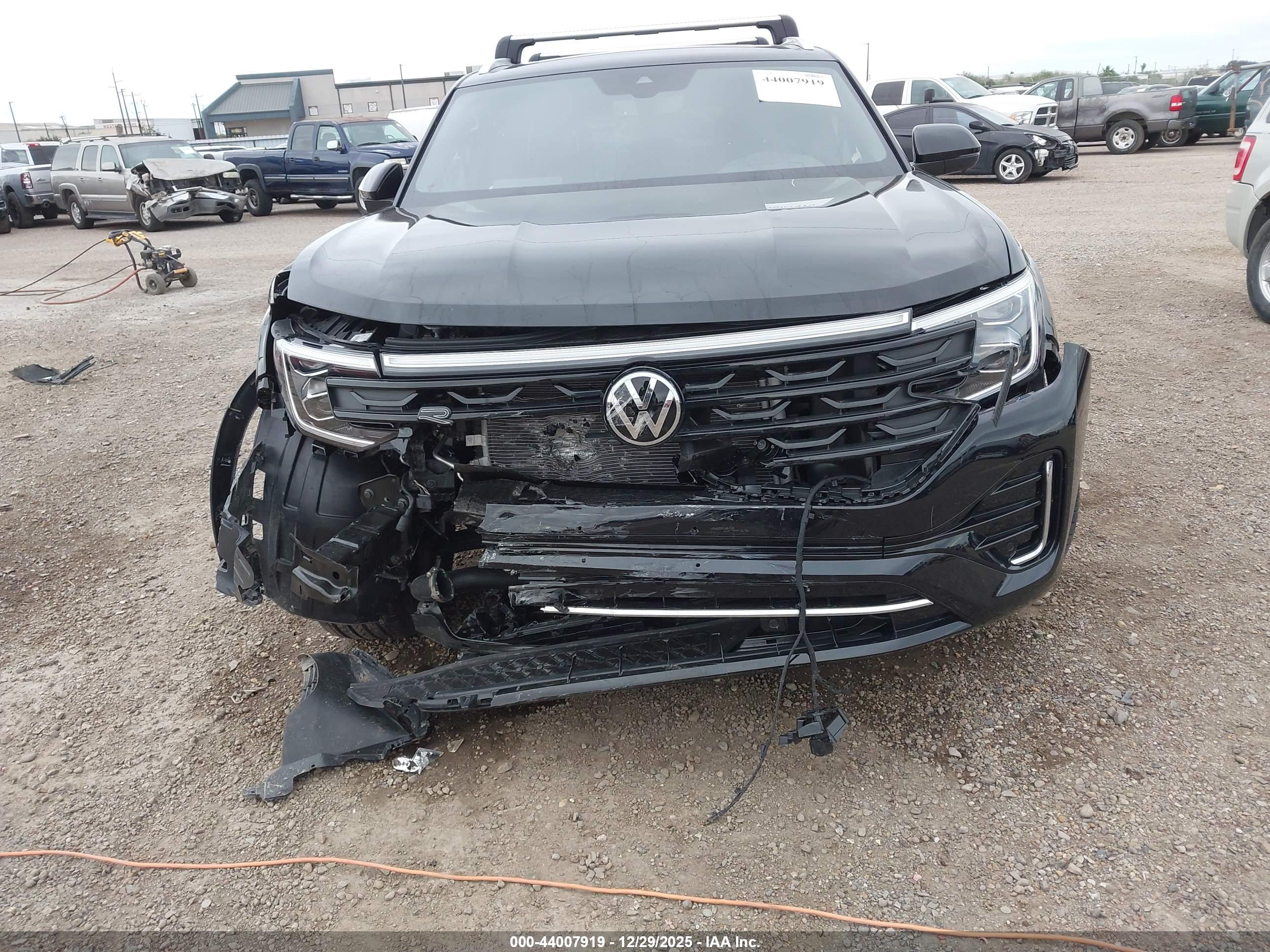 VOLKSWAGEN ATLAS image 6