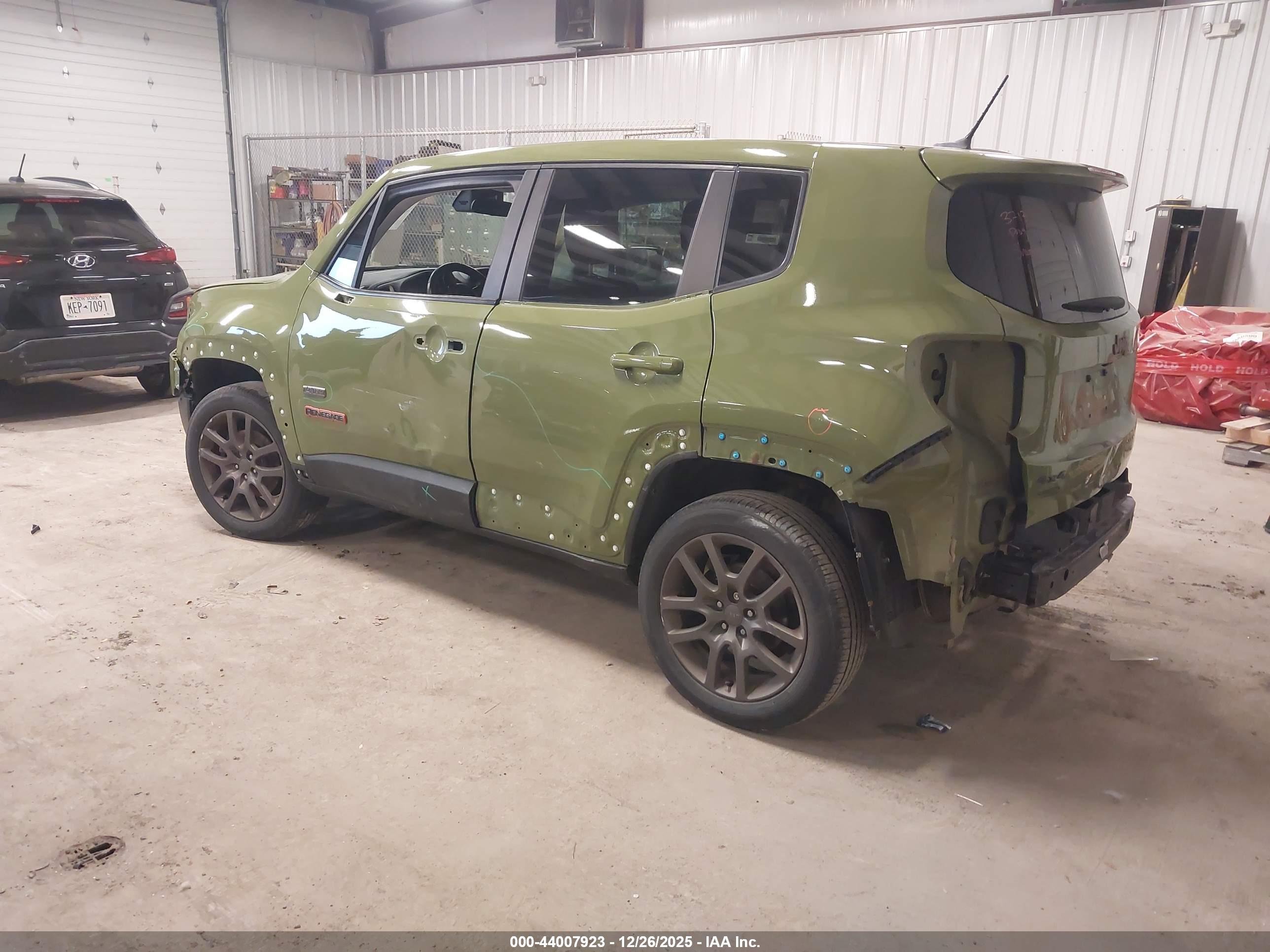 JEEP RENEGADE image 3