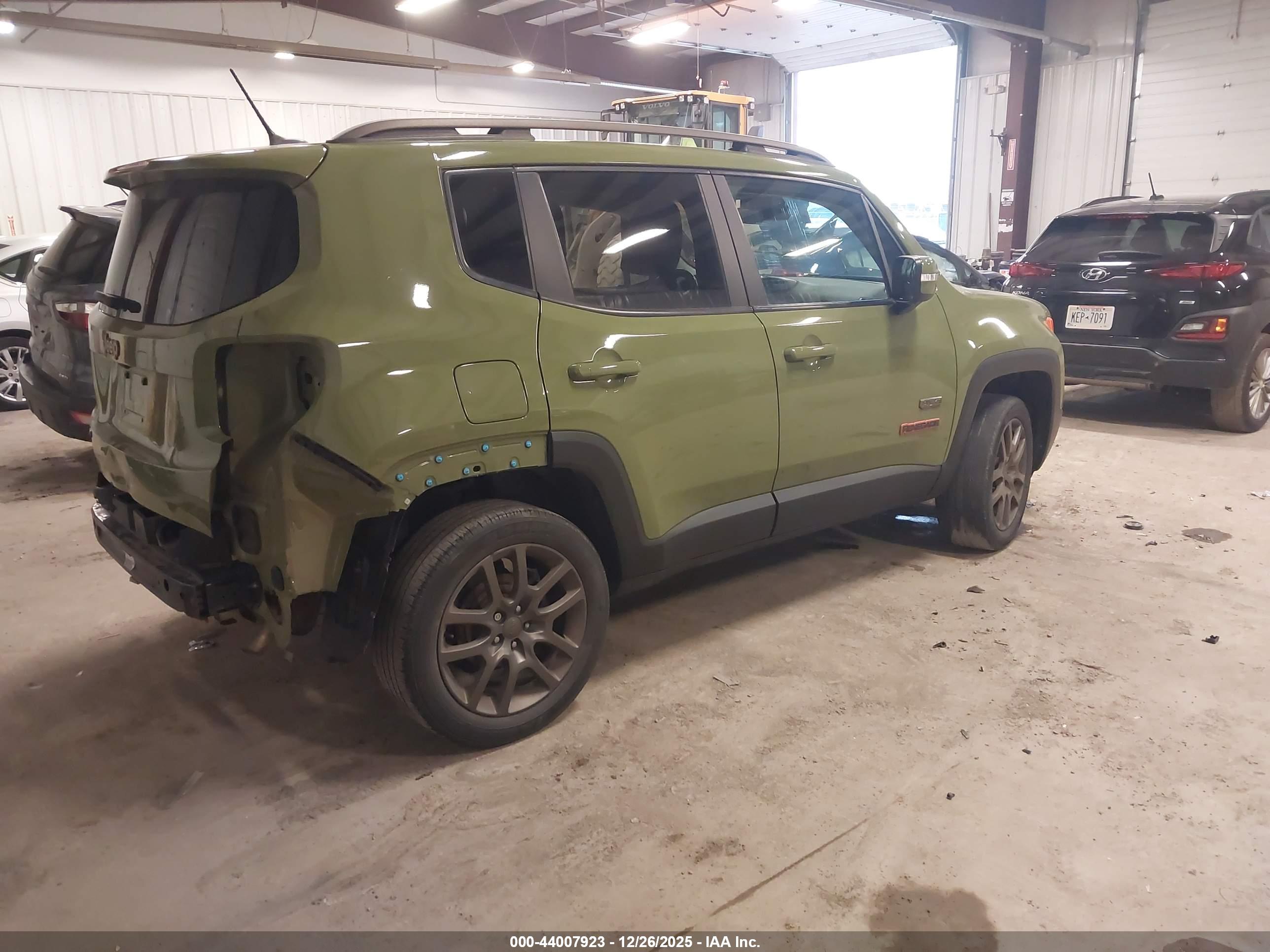 JEEP RENEGADE image 4