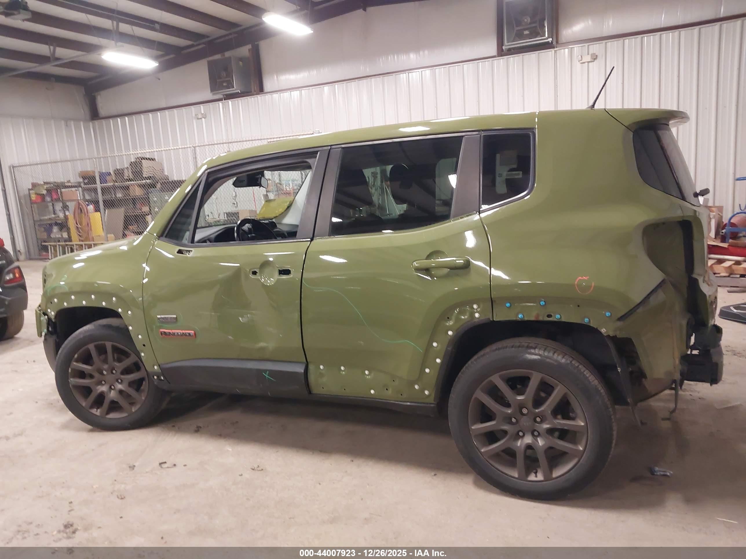 JEEP RENEGADE image 6