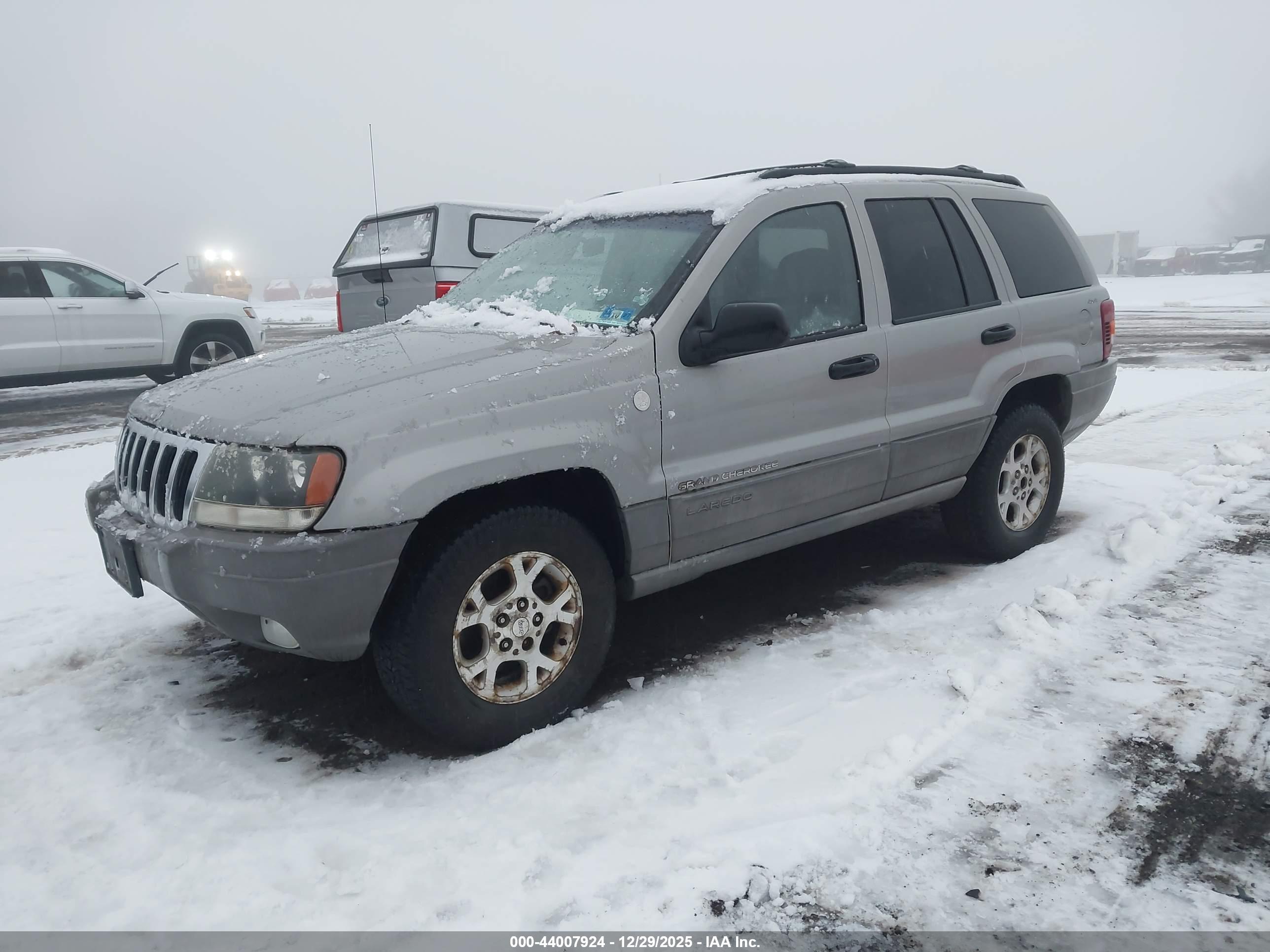 JEEP GRAND image 2