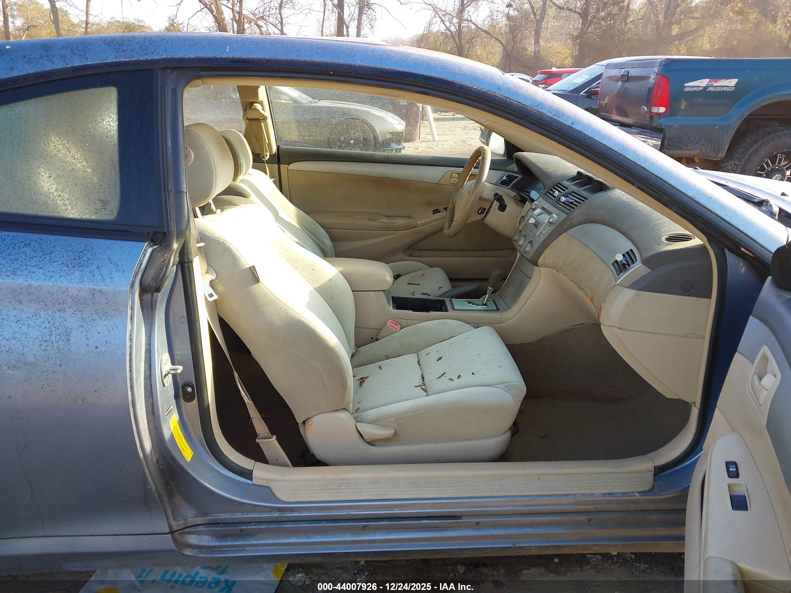TOYOTA CAMRY image 5