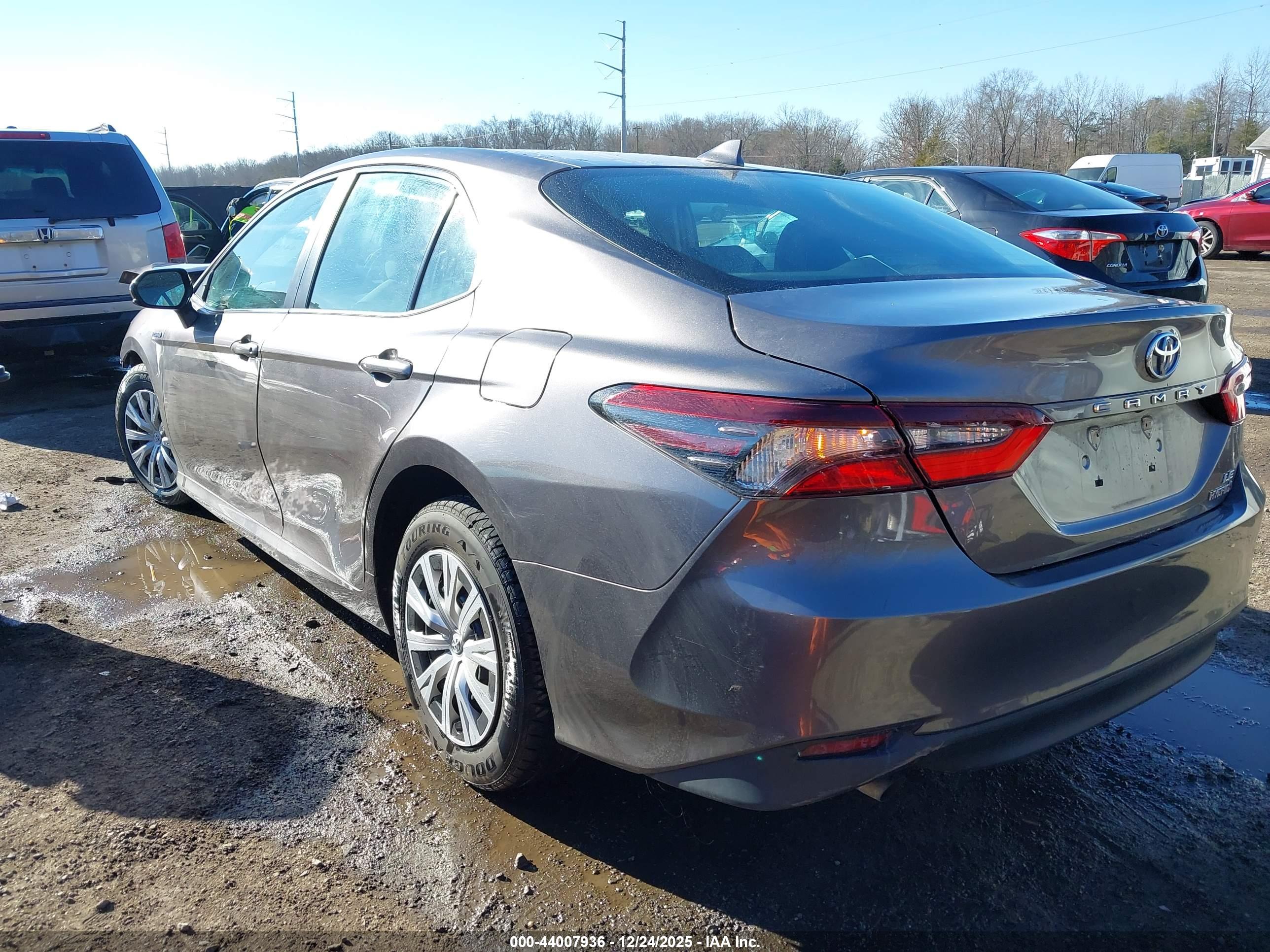 TOYOTA CAMRY image 3