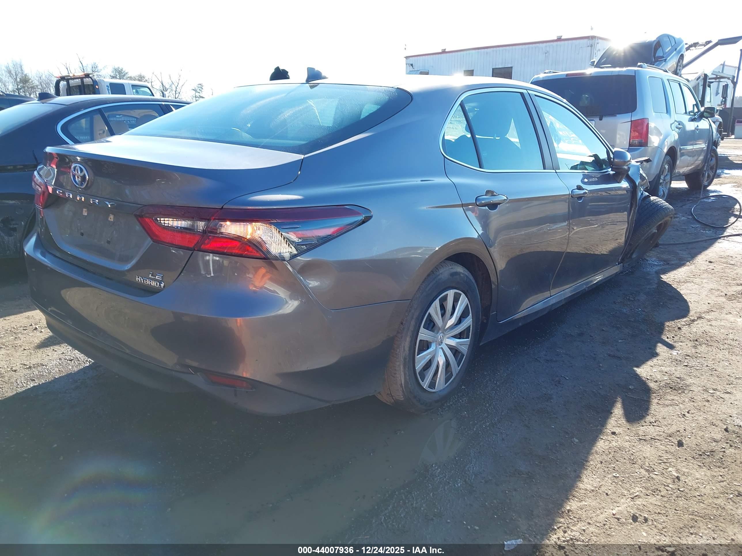 TOYOTA CAMRY image 4
