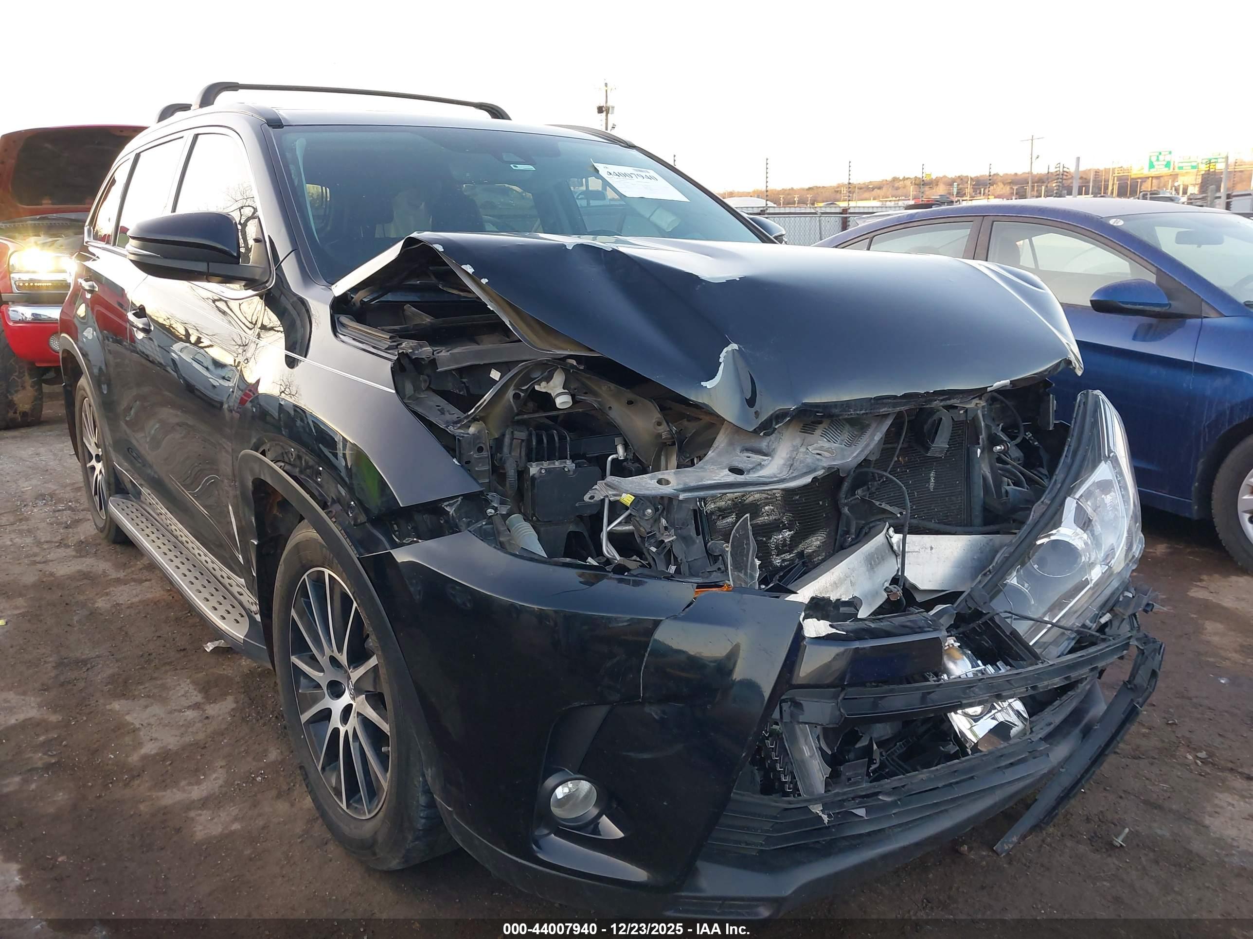 TOYOTA HIGHLANDER image 6