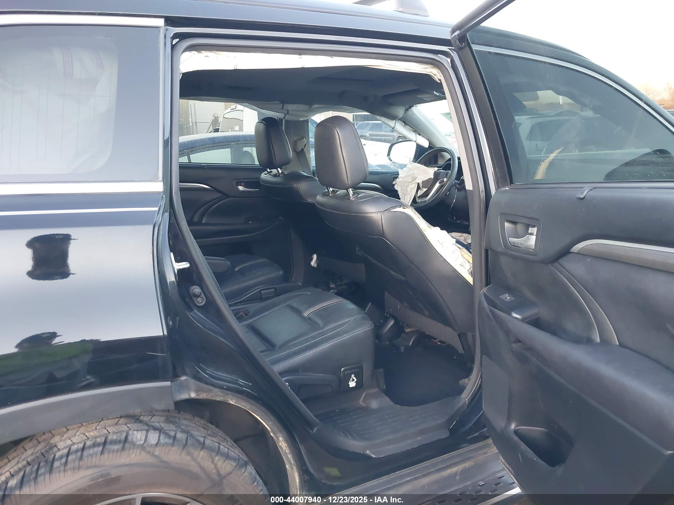 TOYOTA HIGHLANDER image 8