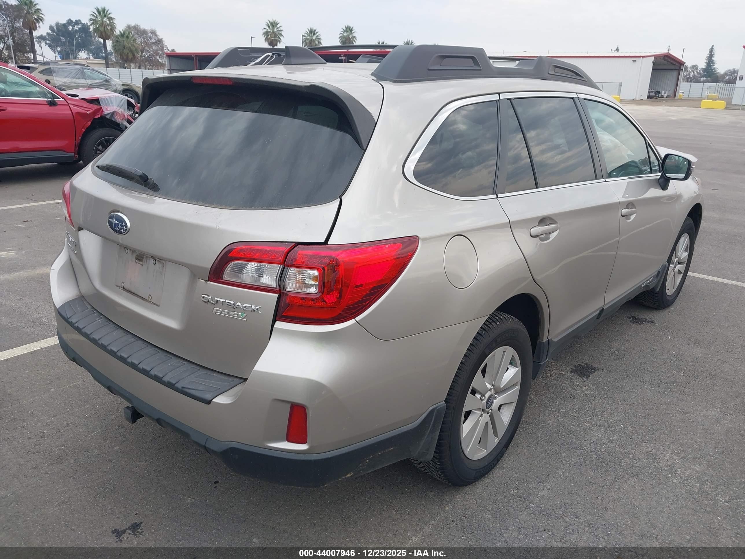 SUBARU OUTBACK image 4