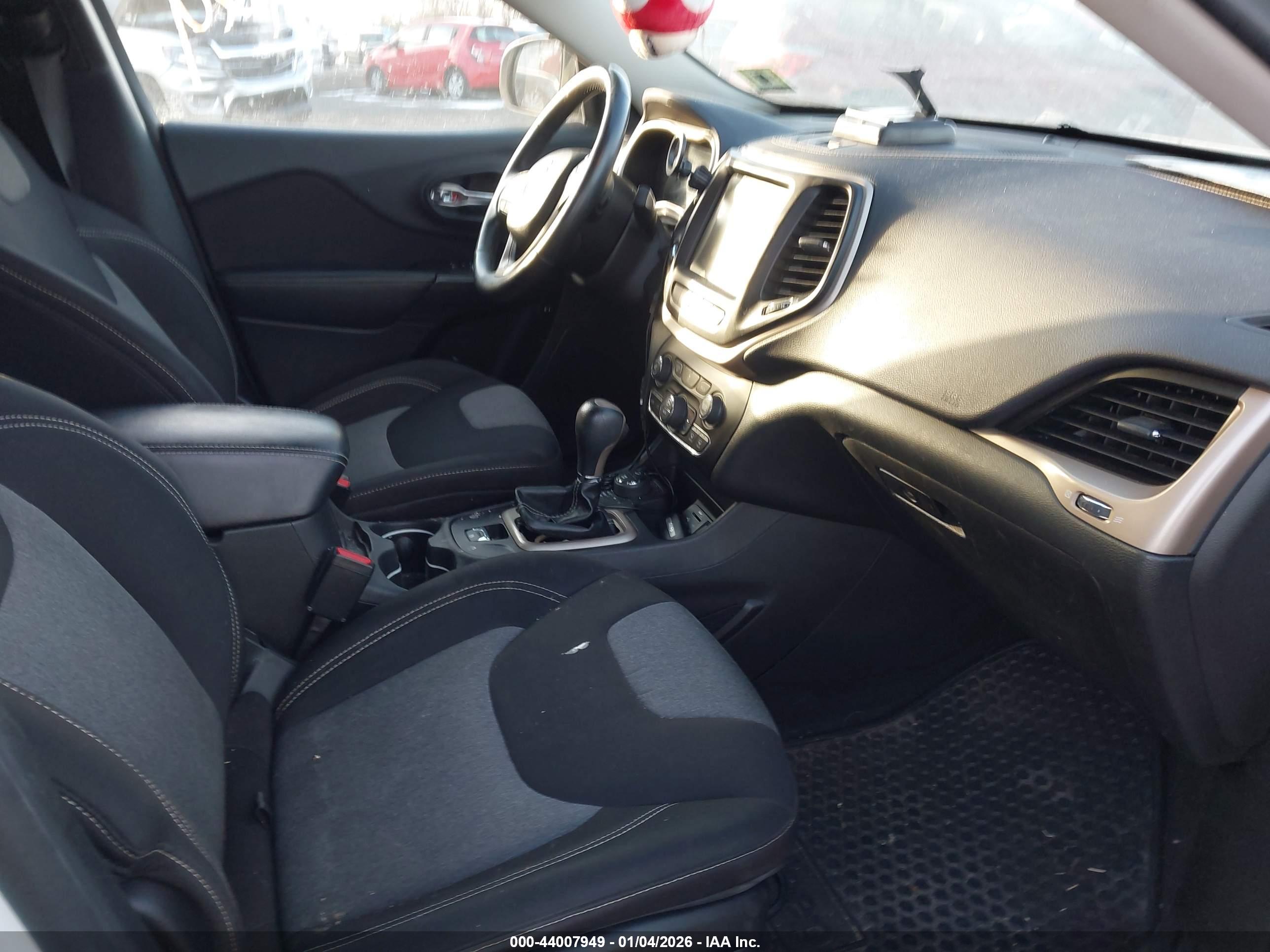 JEEP CHEROKEE image 5