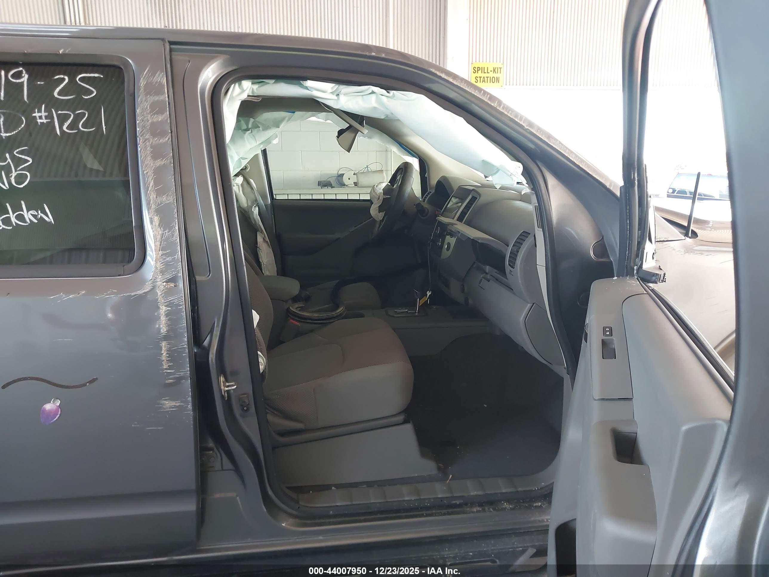 NISSAN FRONTIER image 5