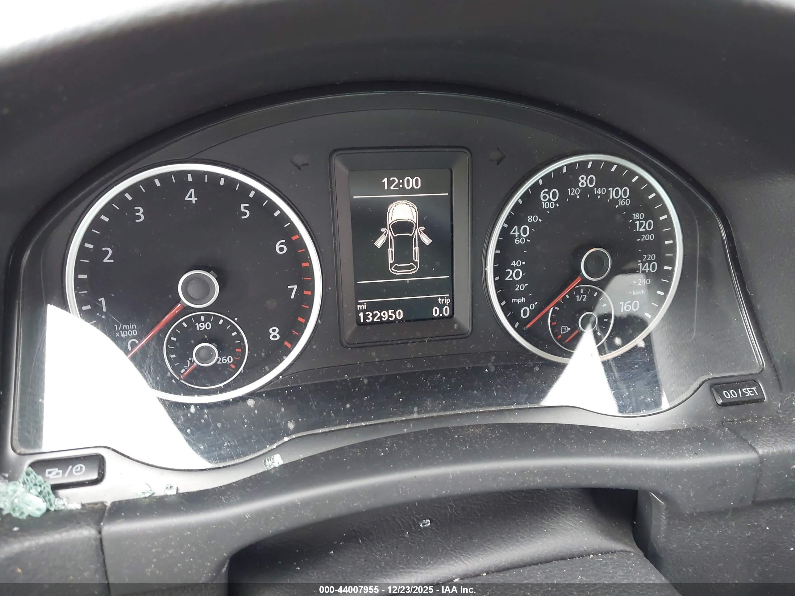 VOLKSWAGEN TIGUAN image 7
