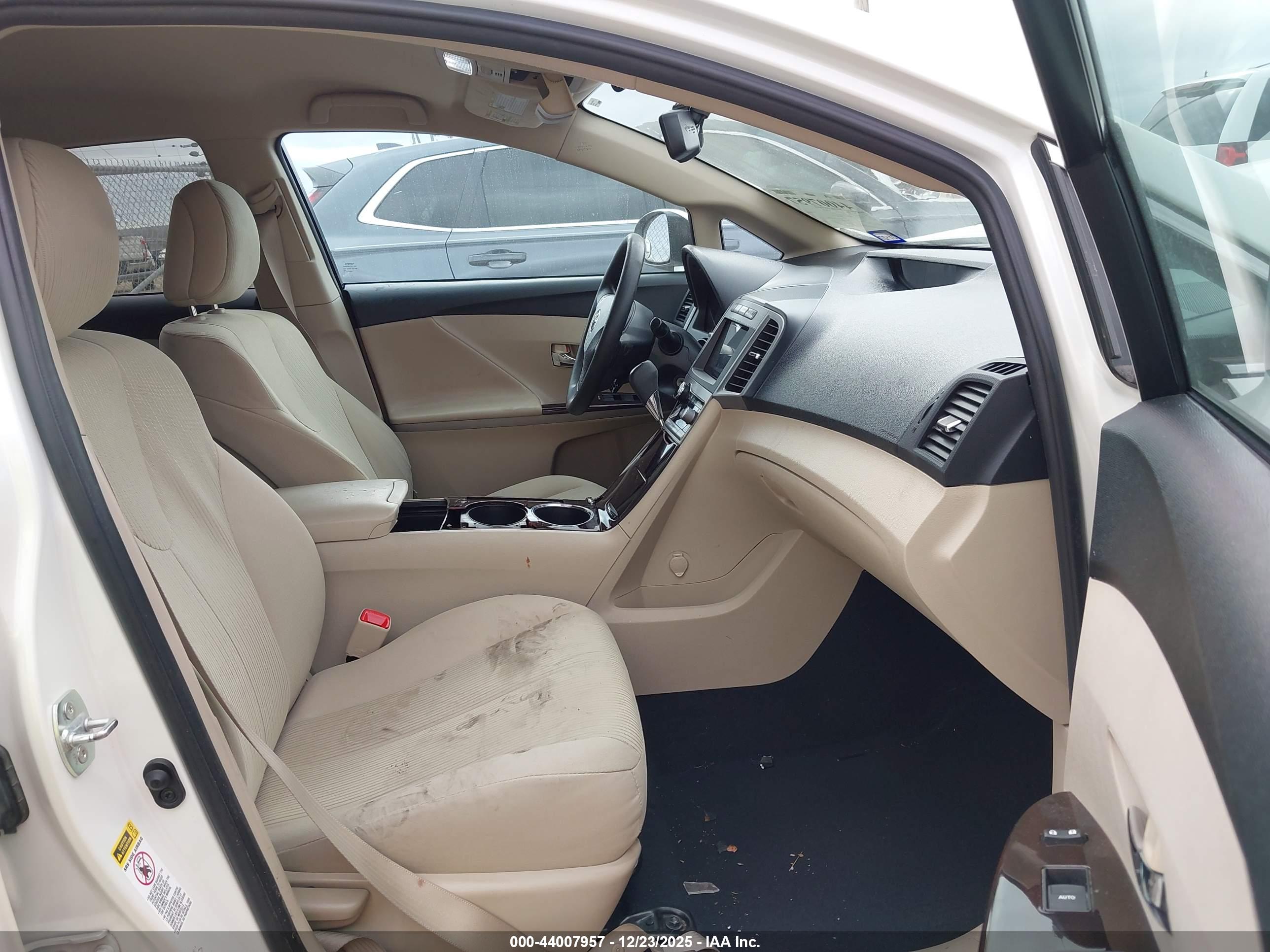 TOYOTA VENZA image 5