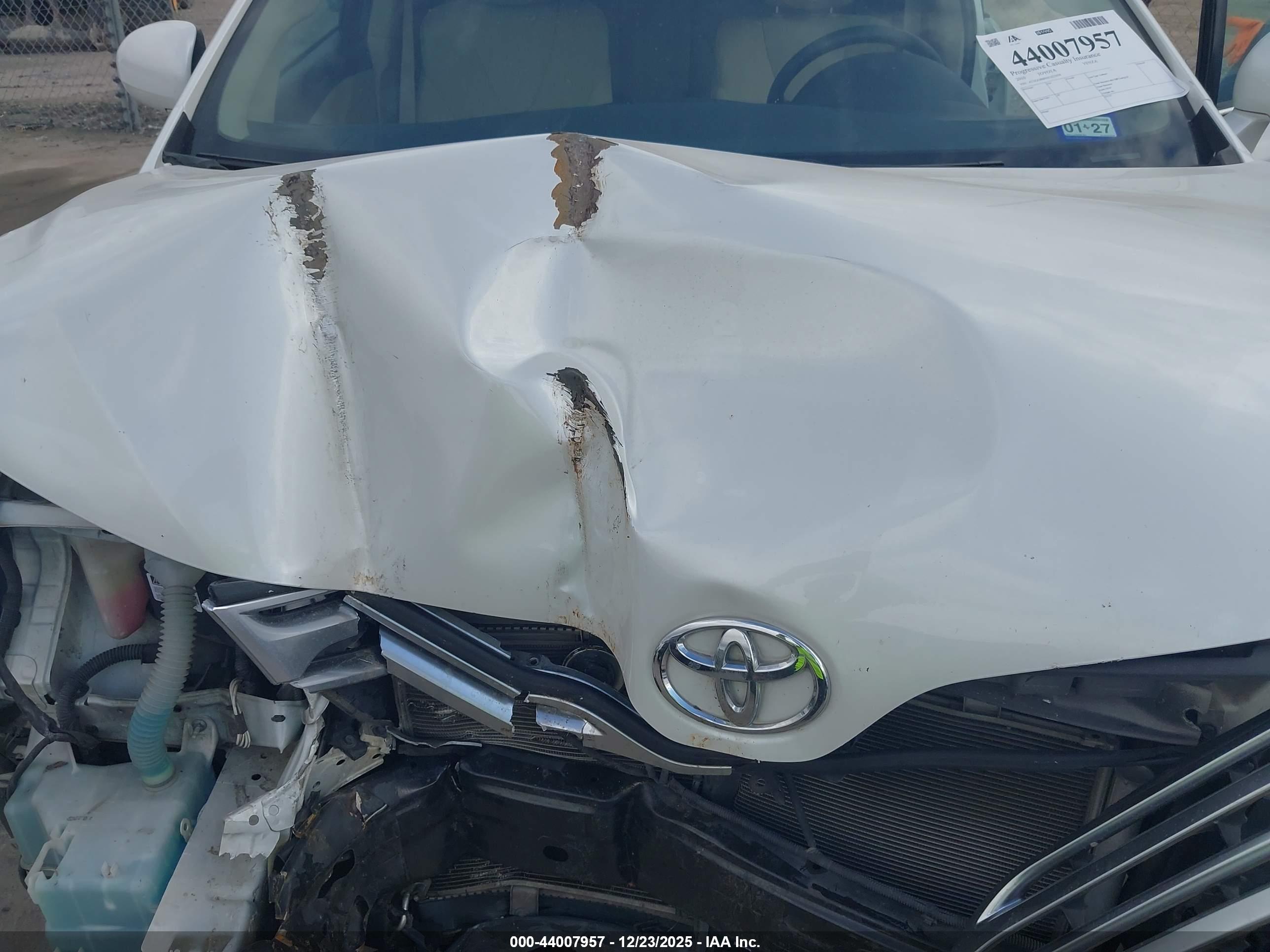 TOYOTA VENZA image 6