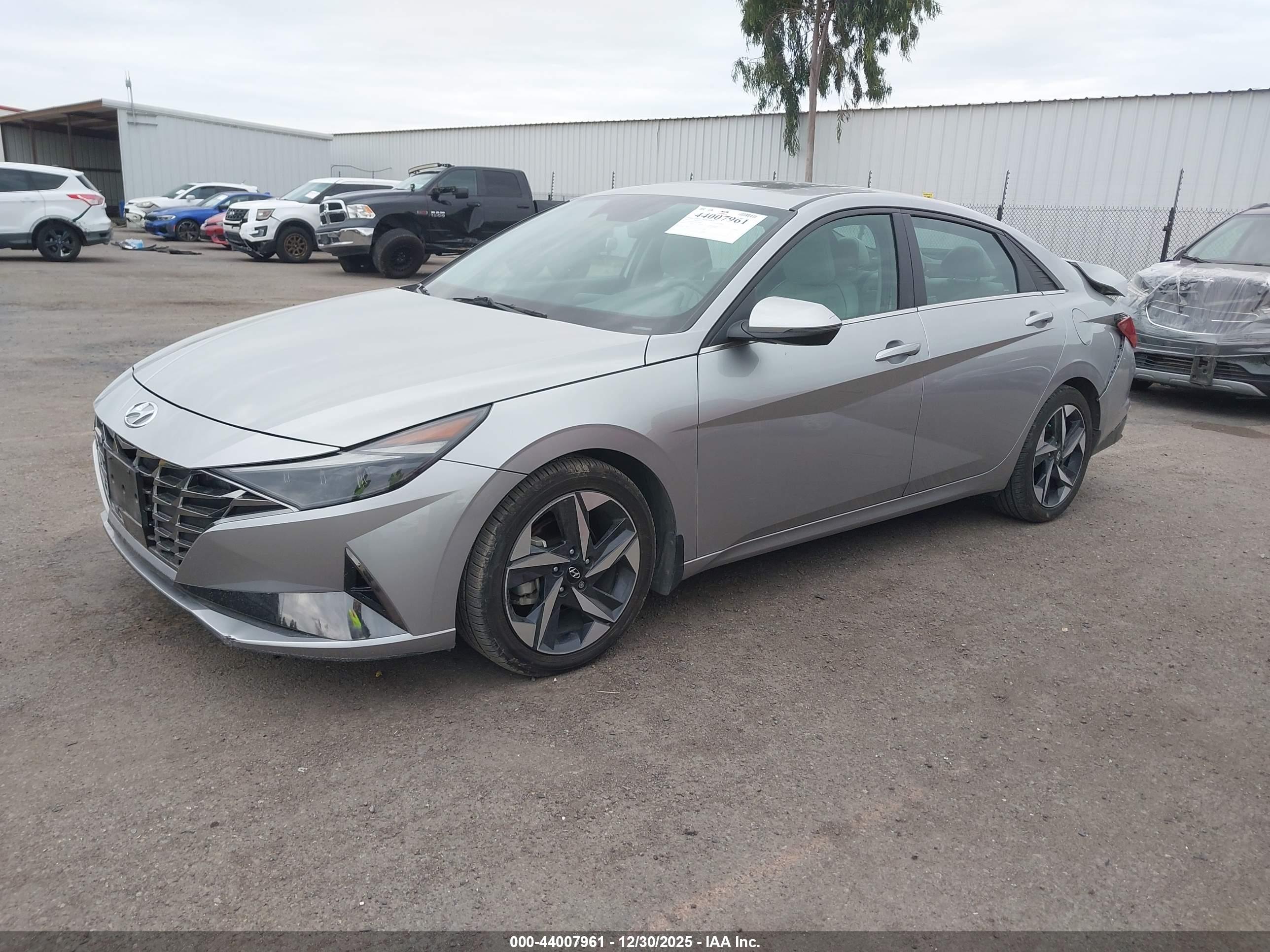 HYUNDAI ELANTRA image 2