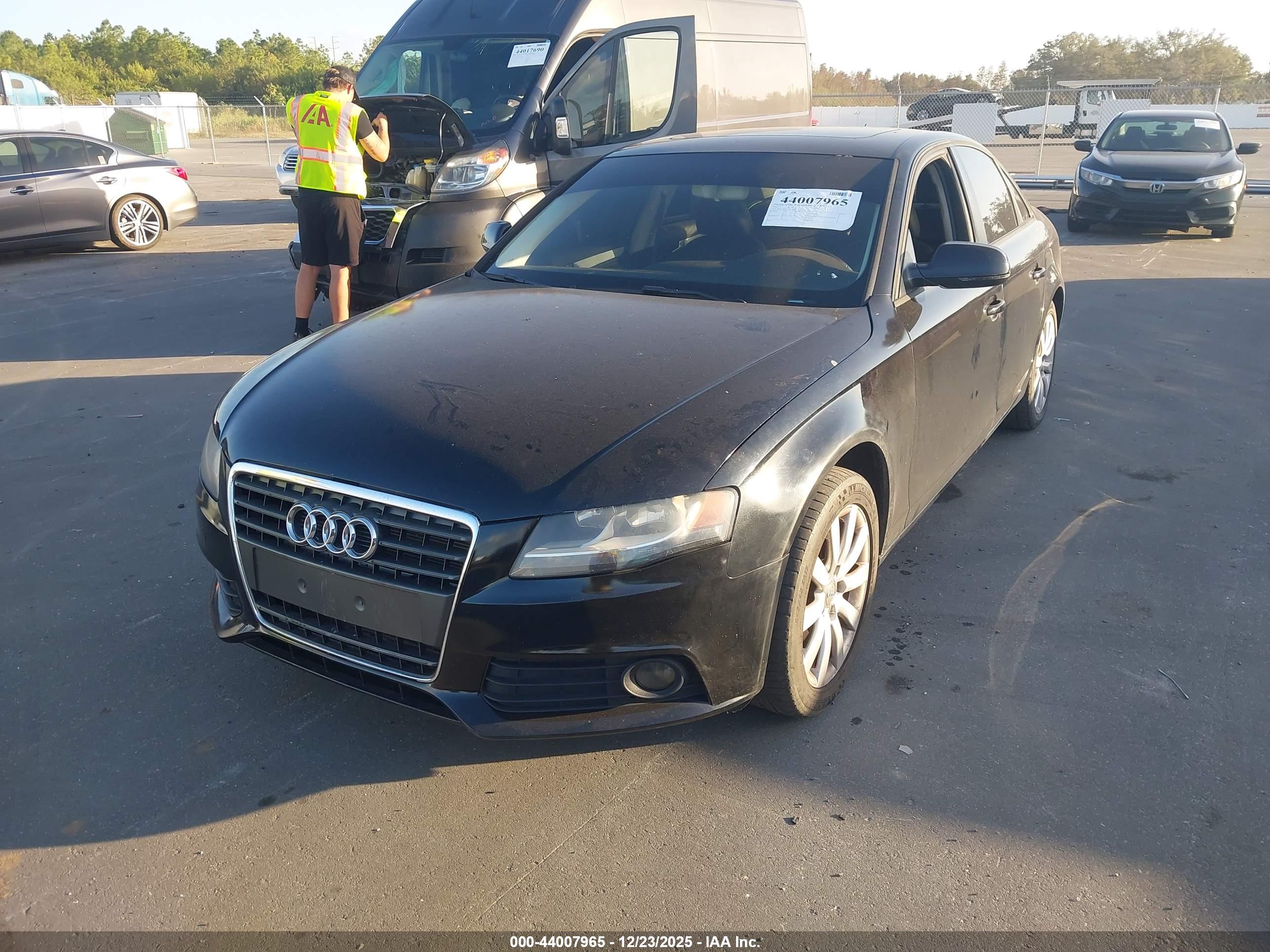 AUDI A4 image 2