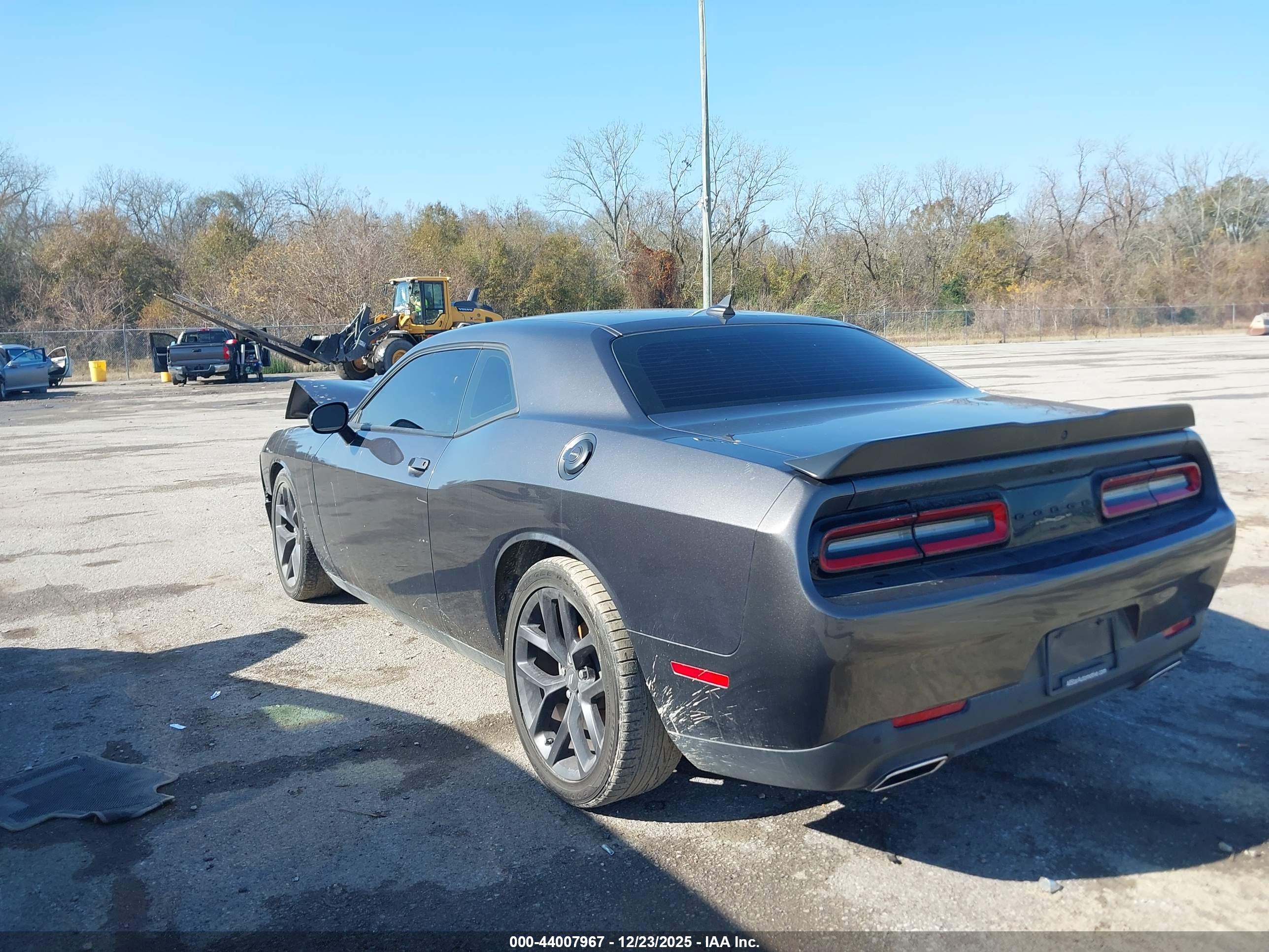 DODGE CHALLENGER image 3
