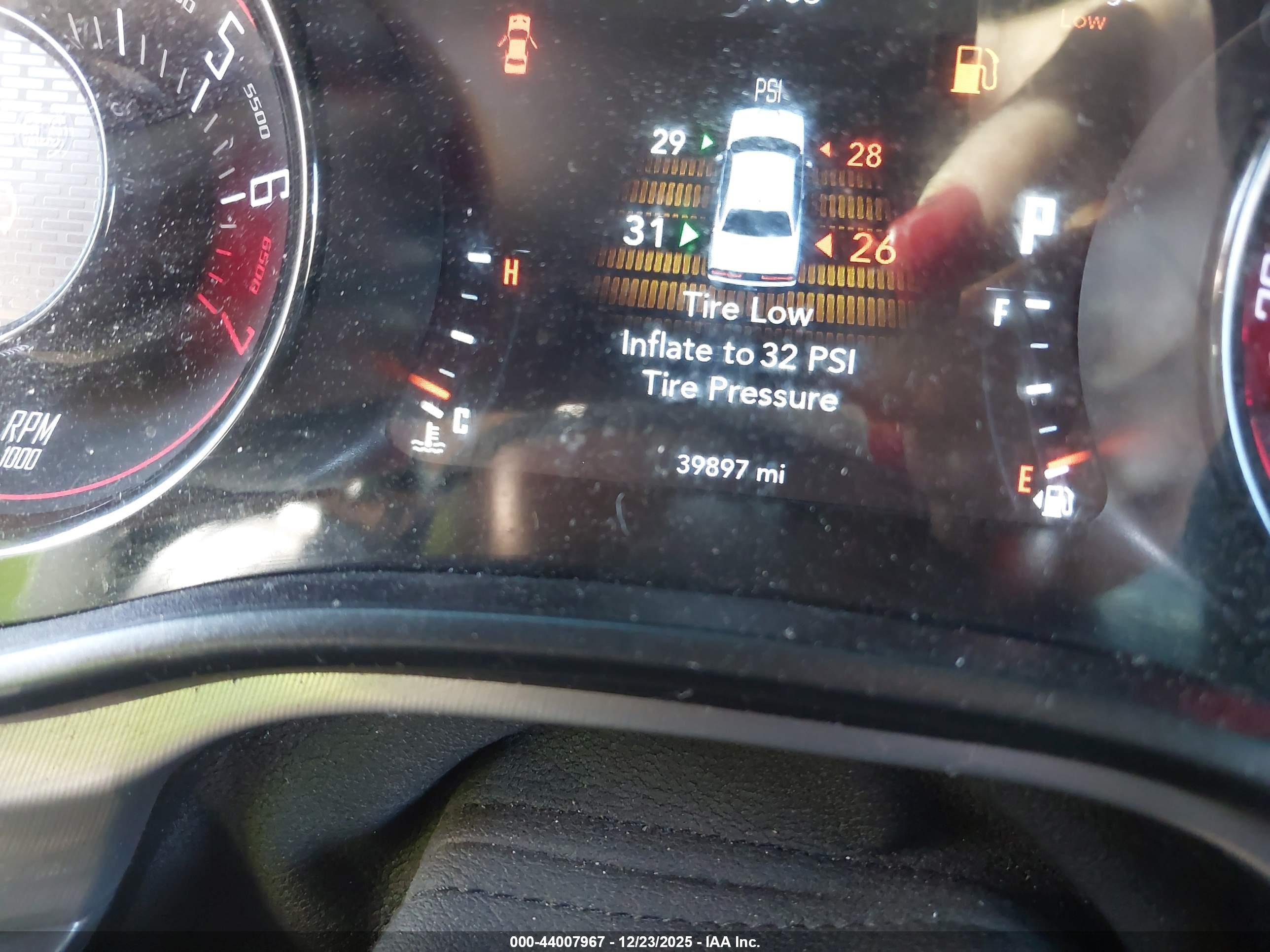 DODGE CHALLENGER image 7