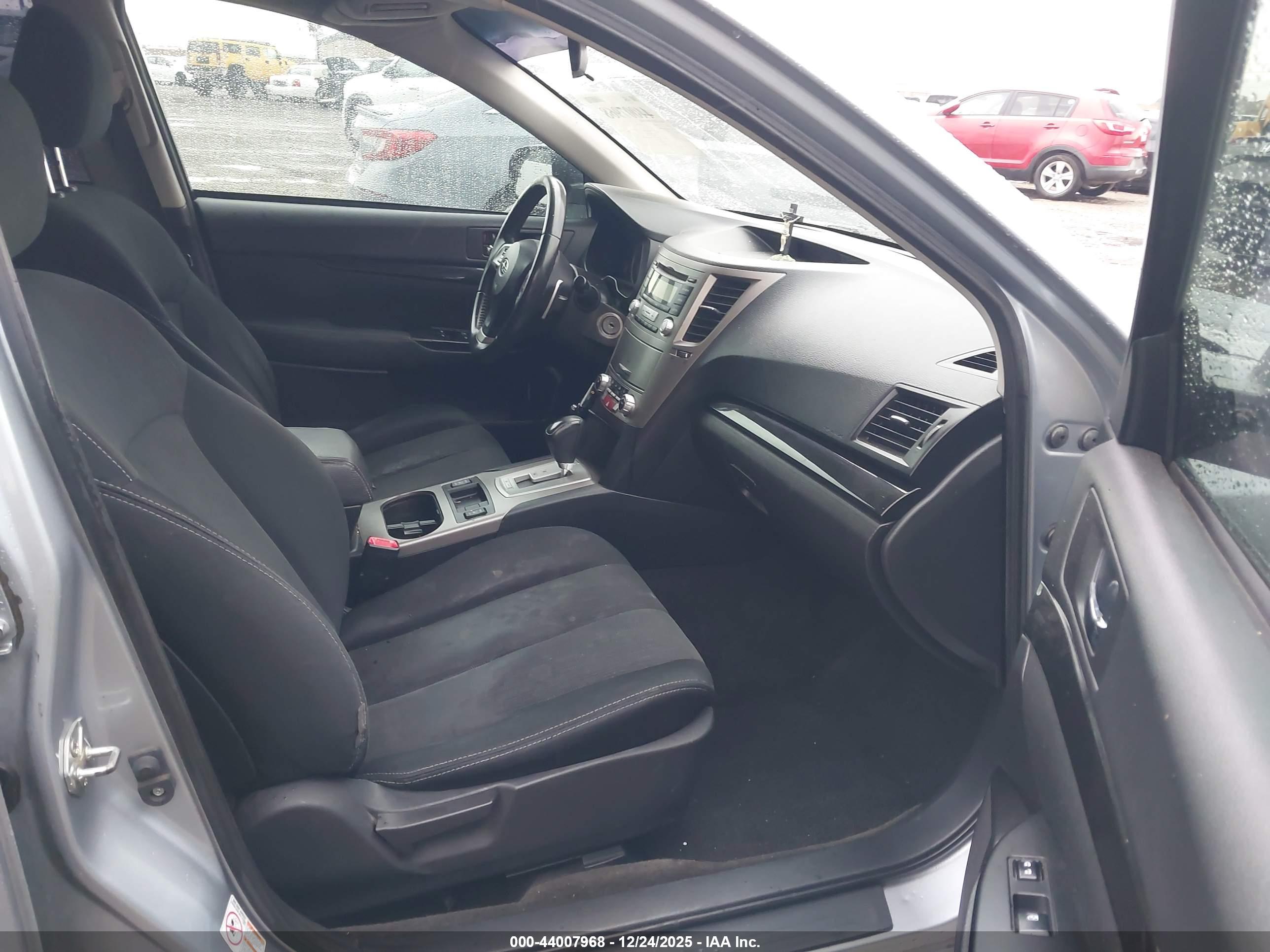SUBARU LEGACY image 5