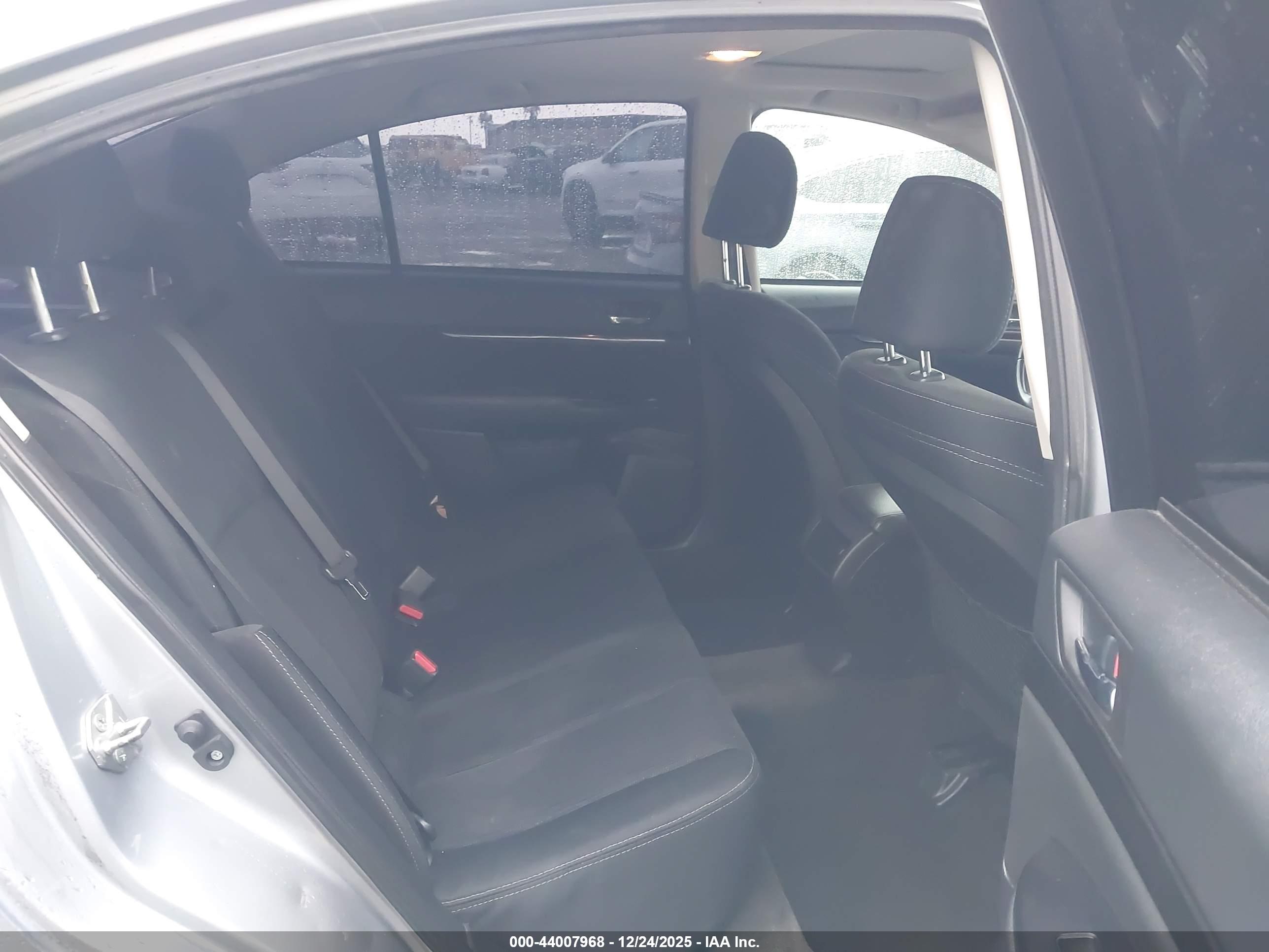 SUBARU LEGACY image 8