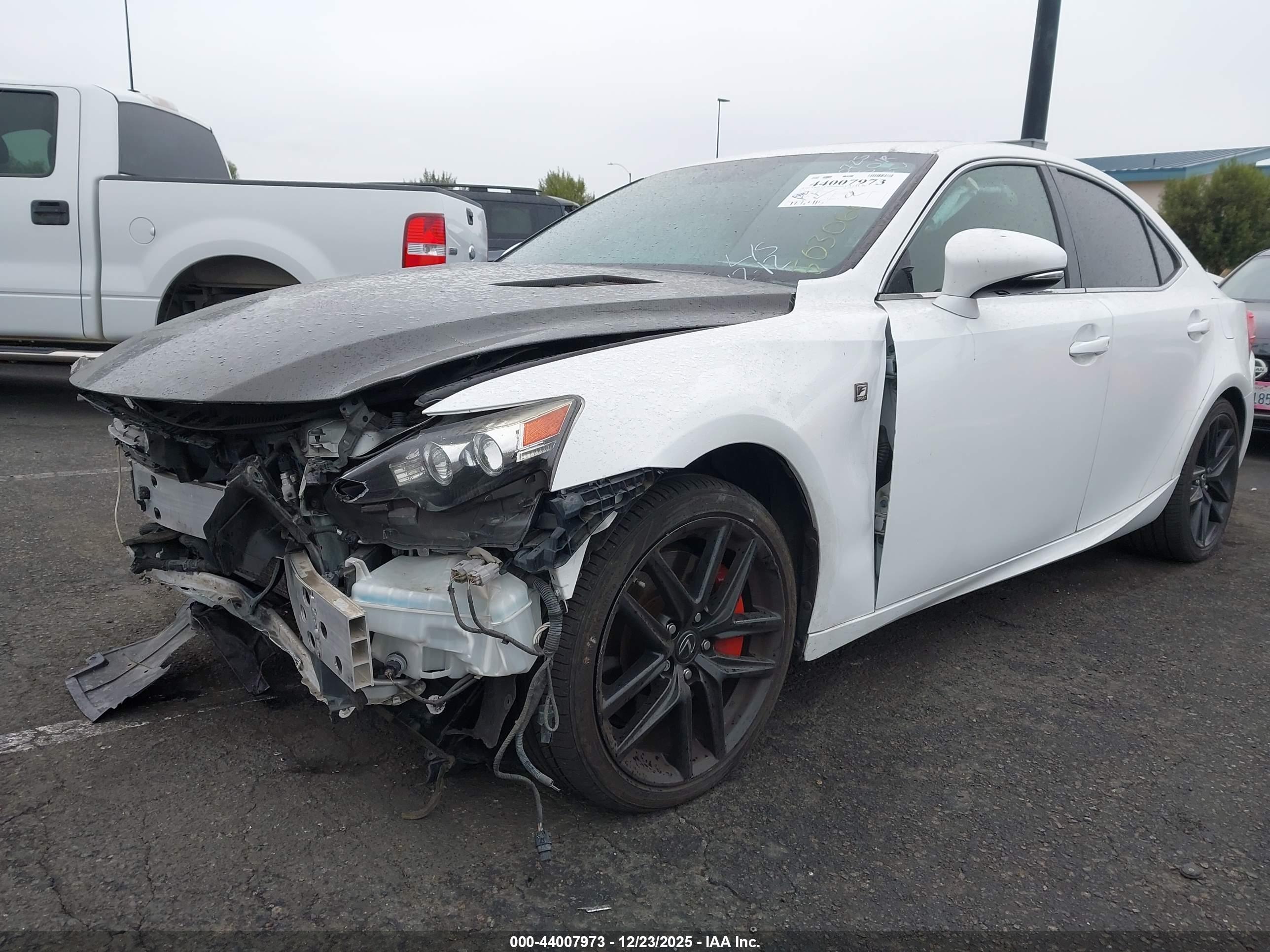 LEXUS IS image 2